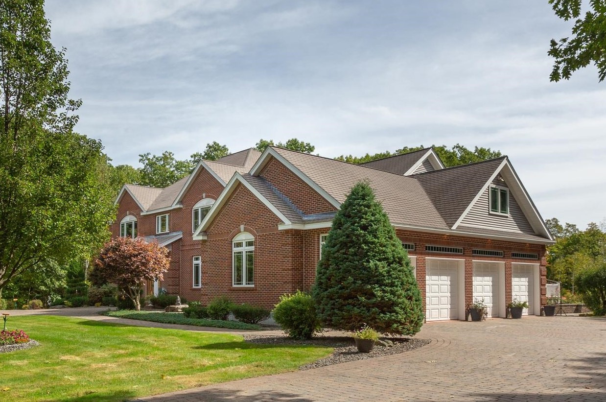 19 Farrwood Rd, Windham, NH 03087-1835