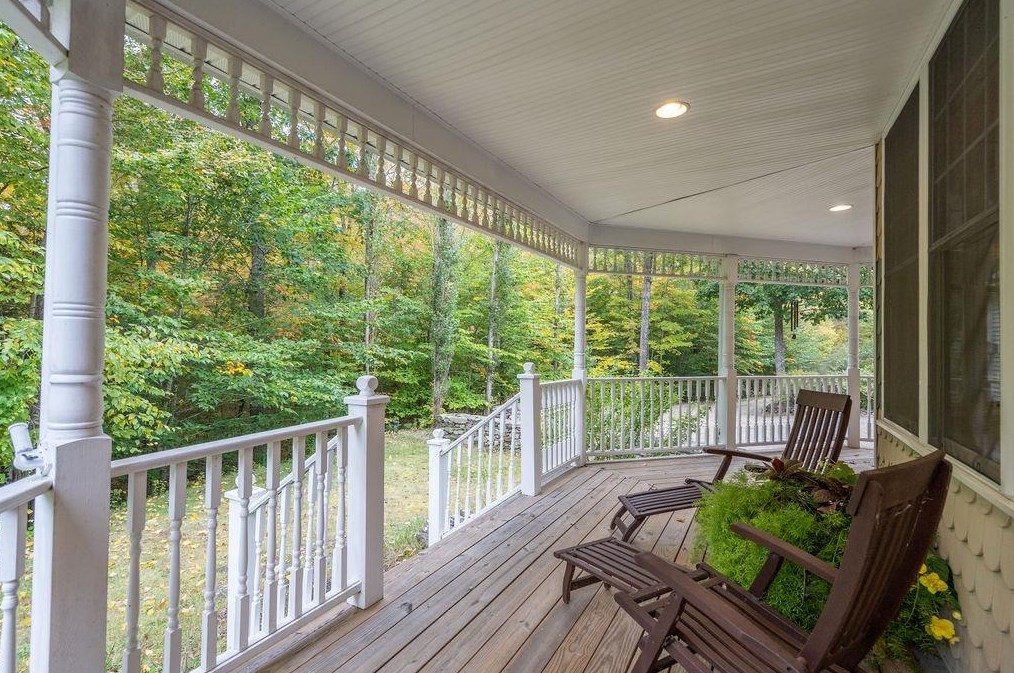 21 Pointe Trinity Dr, Barrington, NH 03884