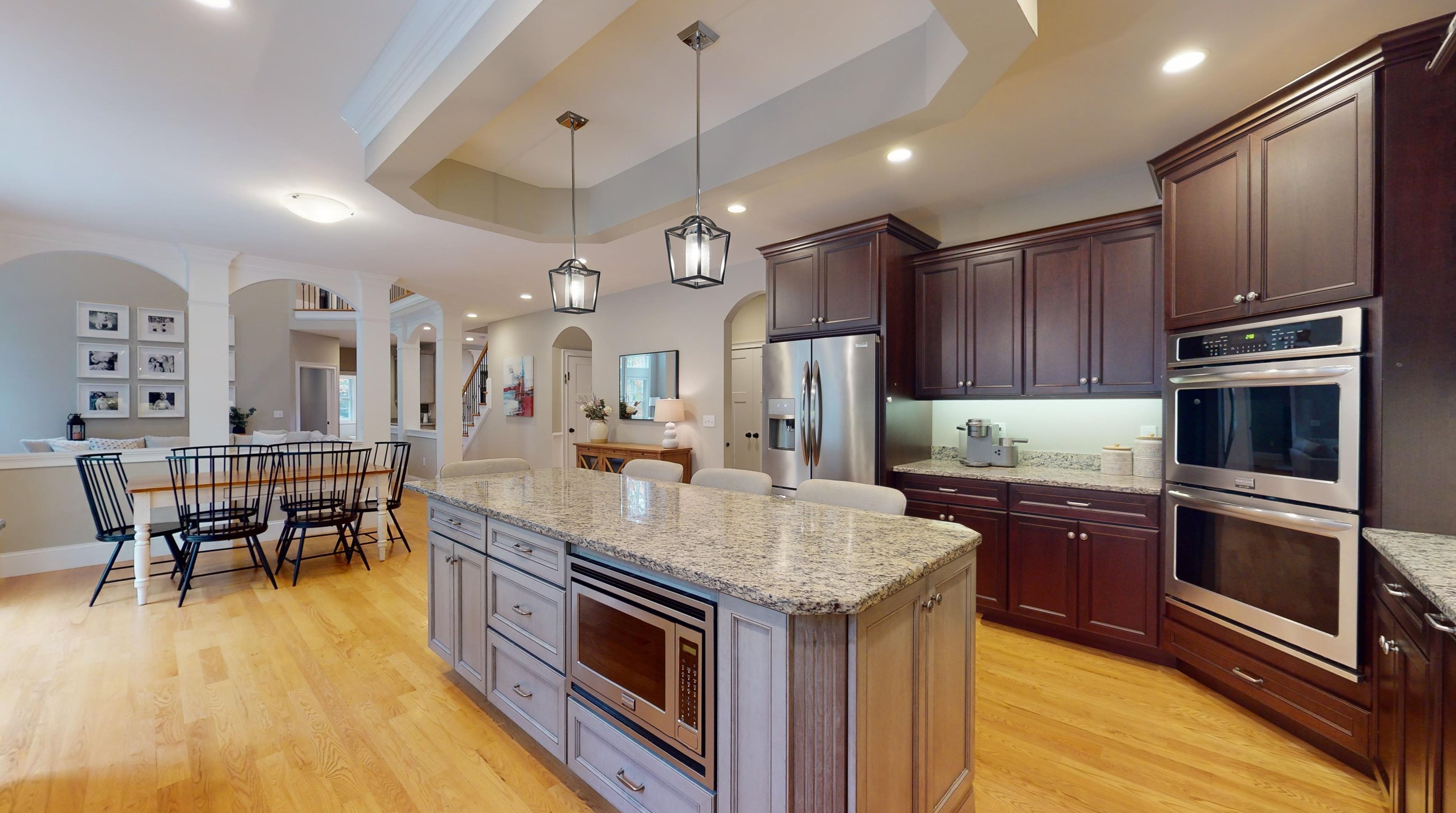 2 Floral St, Windham, NH 03087-1574