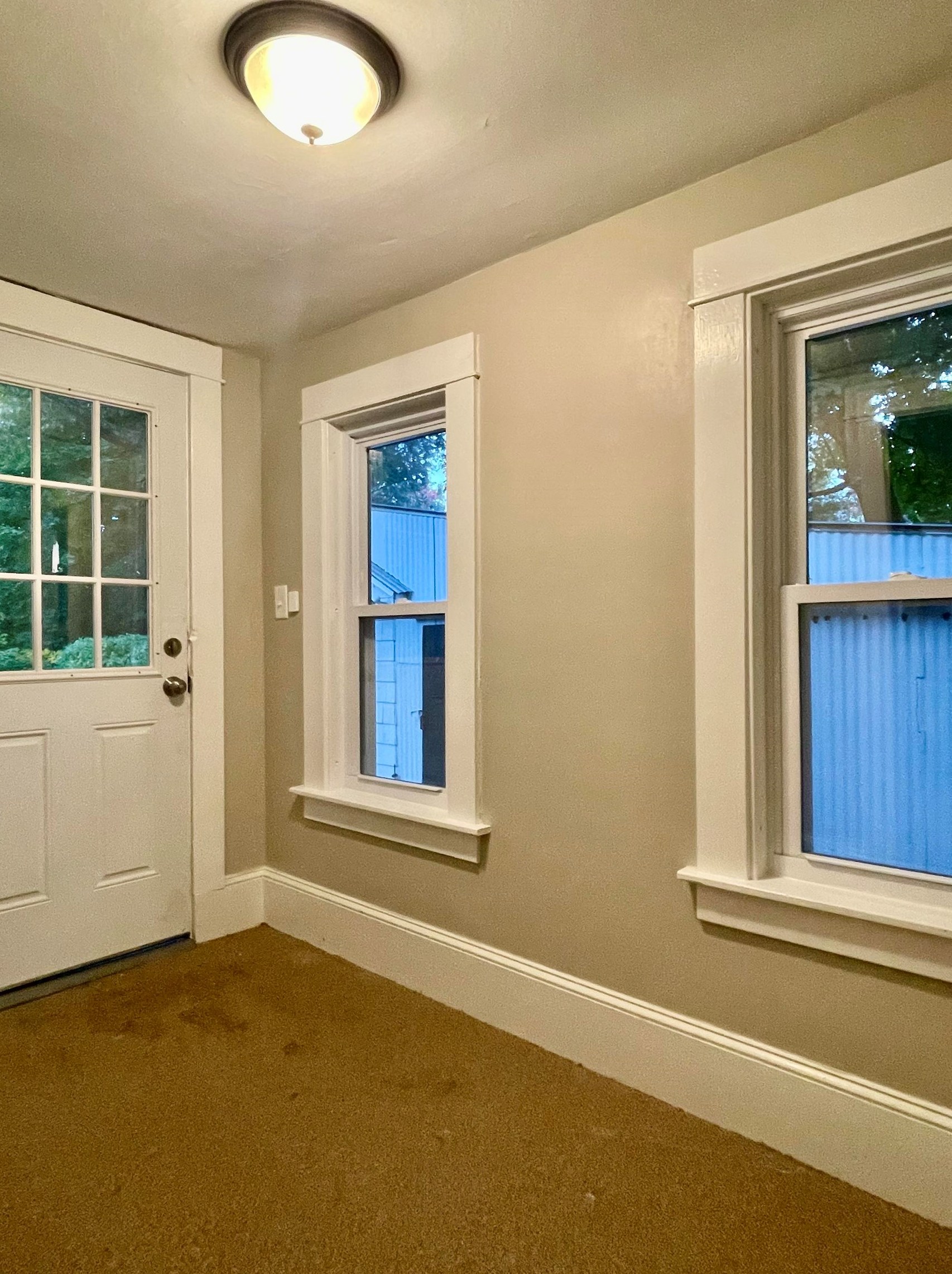 1040 Page St, Manchester NH 03104-5549 exterior