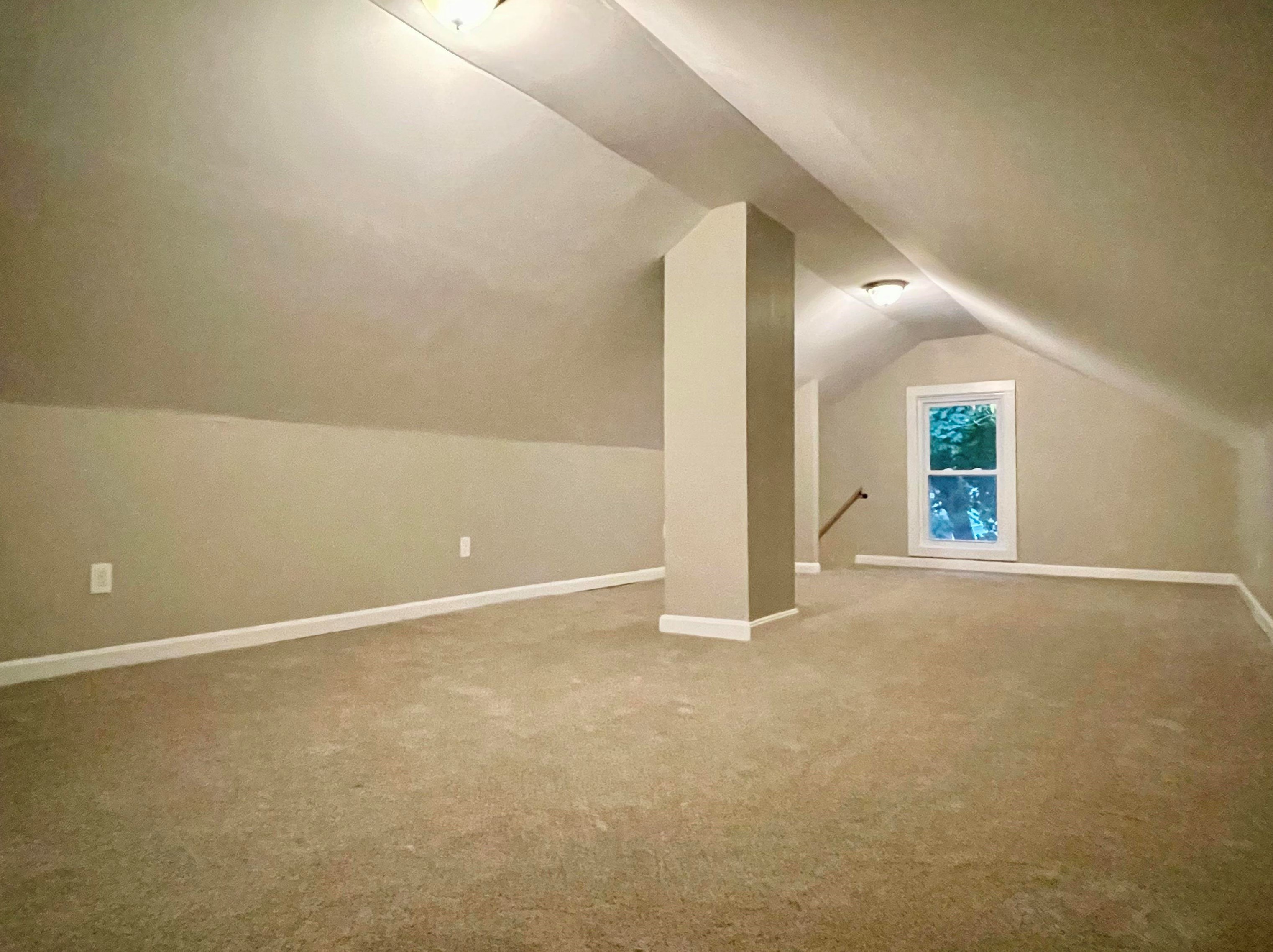 1040 Page St, Manchester NH 03104-5549 exterior