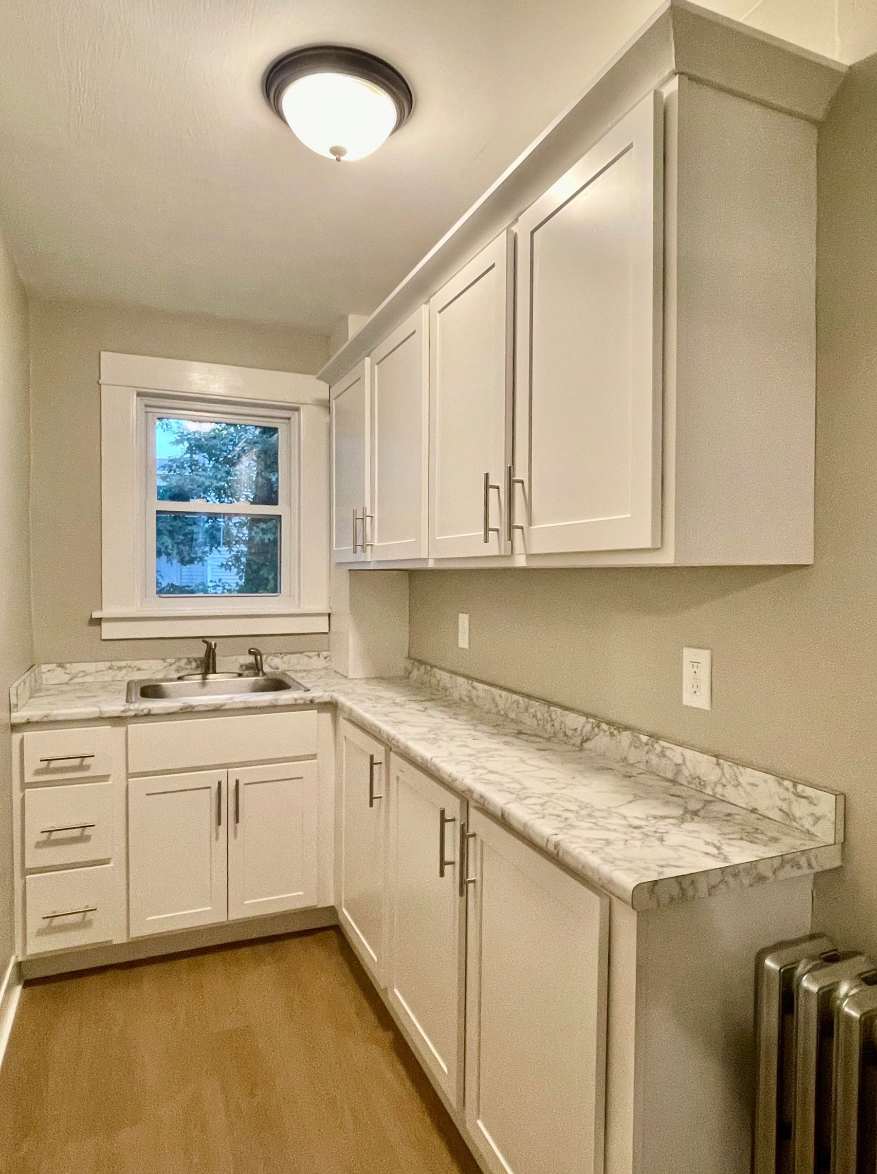 1040 Page St, Manchester NH 03104-5549 exterior