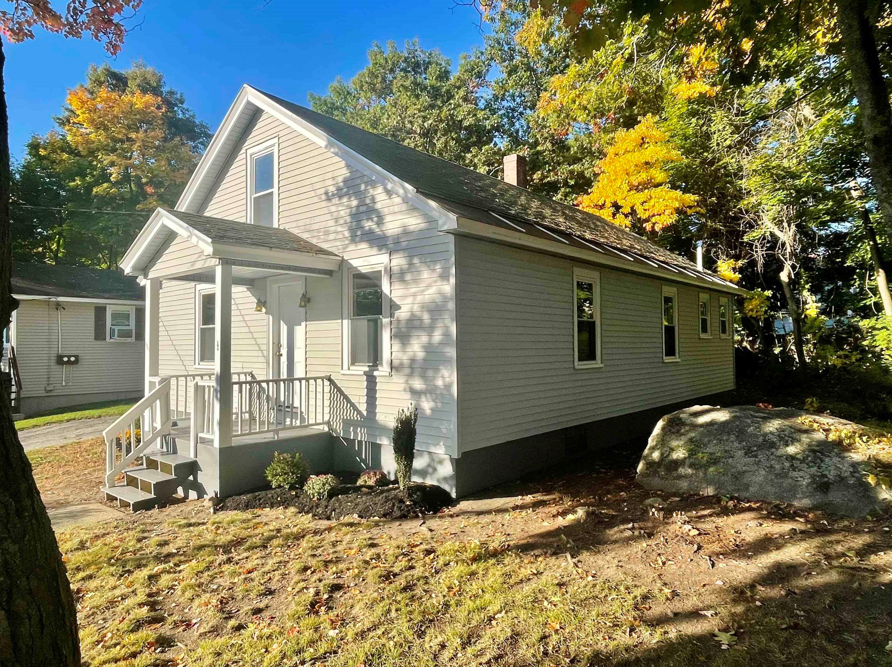 1040 Page St, Manchester NH 03104-5549 exterior