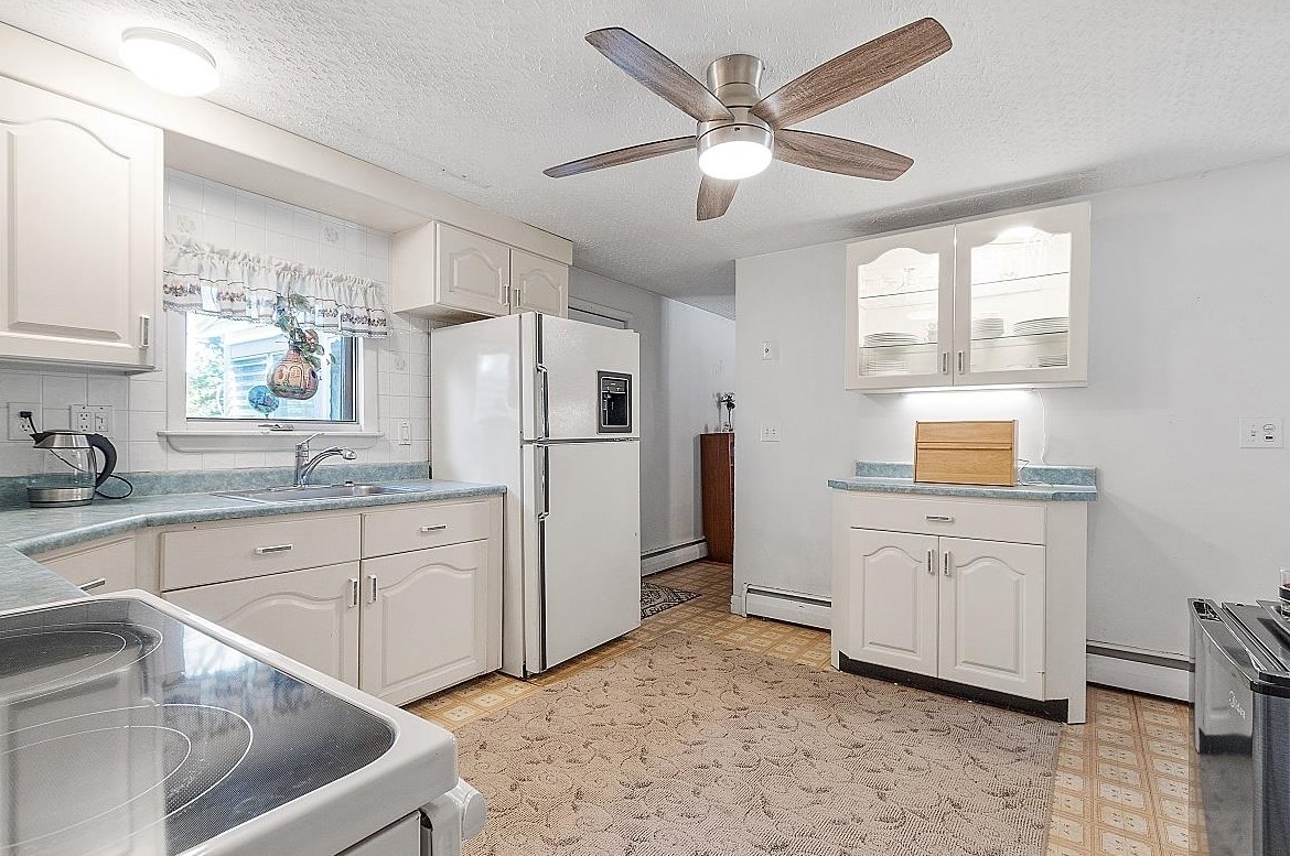 20 Ledge Rd, Hudson NH  03051-3720 exterior