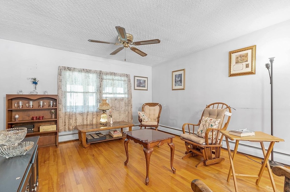 20 Ledge Rd, Hudson NH  03051-3720 exterior