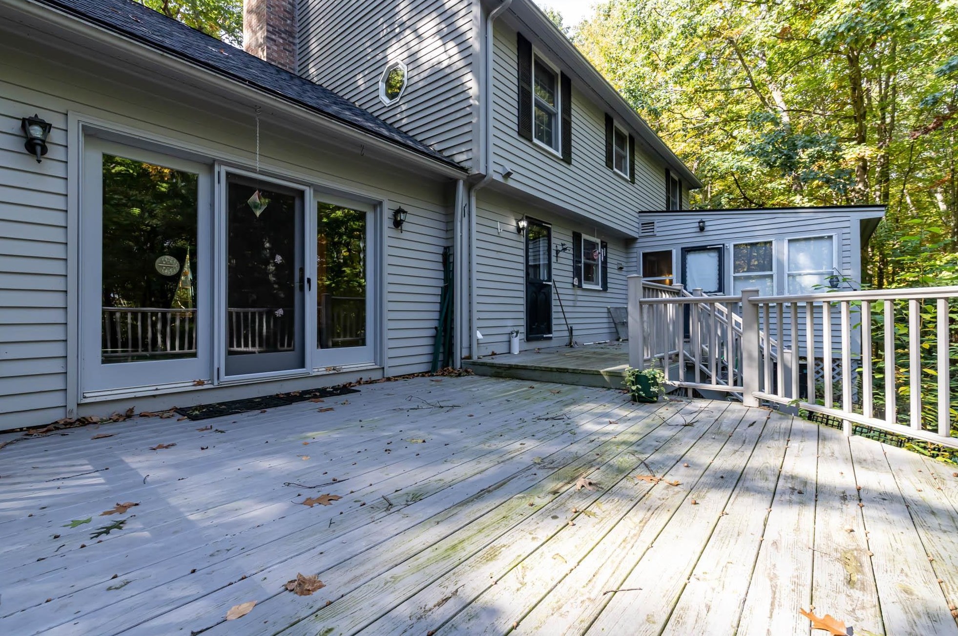 251 Baboosic Lake Rd, Merrimack NH 03054-2361 exterior