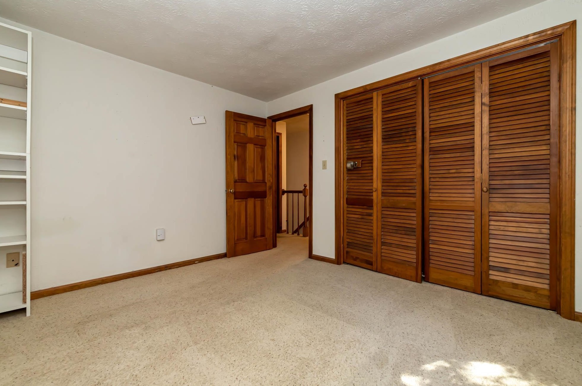 251 Baboosic Lake Rd, Merrimack NH 03054-2361 exterior