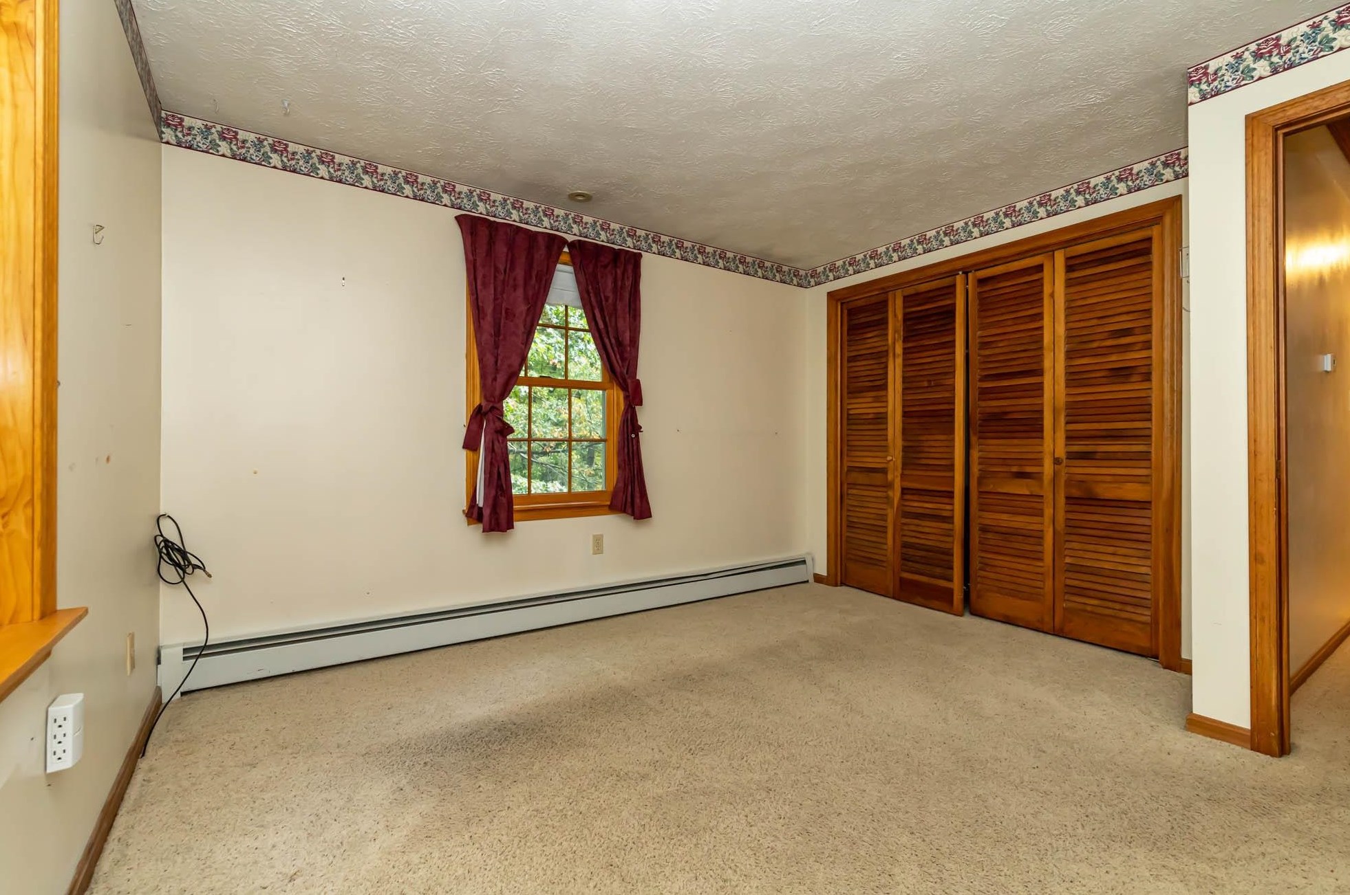 251 Baboosic Lake Rd, Merrimack NH 03054-2361 exterior