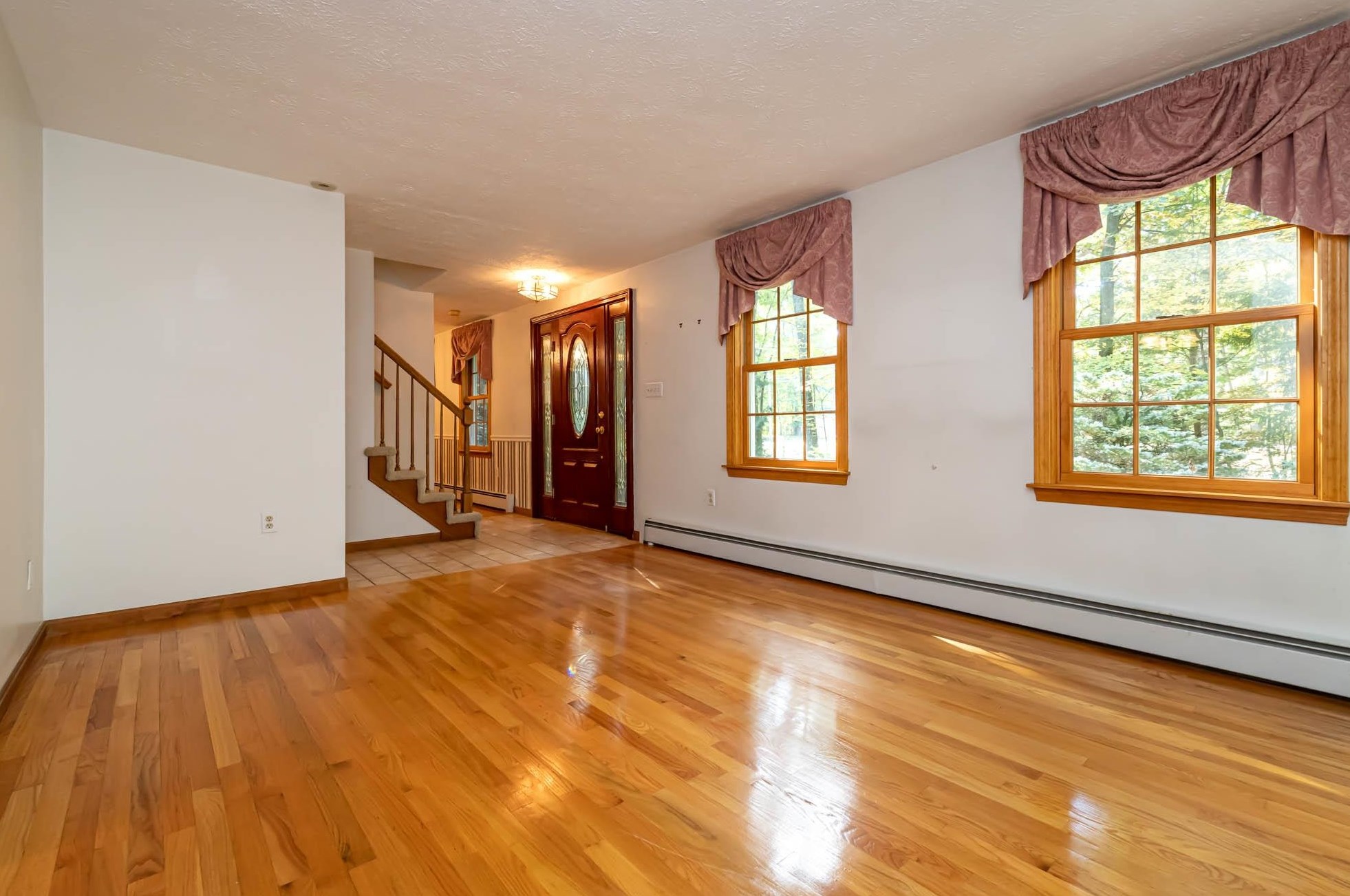 251 Baboosic Lake Rd, Merrimack NH 03054-2361 exterior