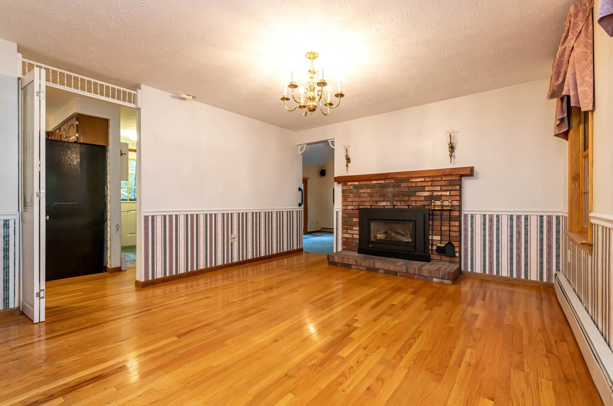 251 Baboosic Lake Rd, Merrimack NH 03054-2361 exterior