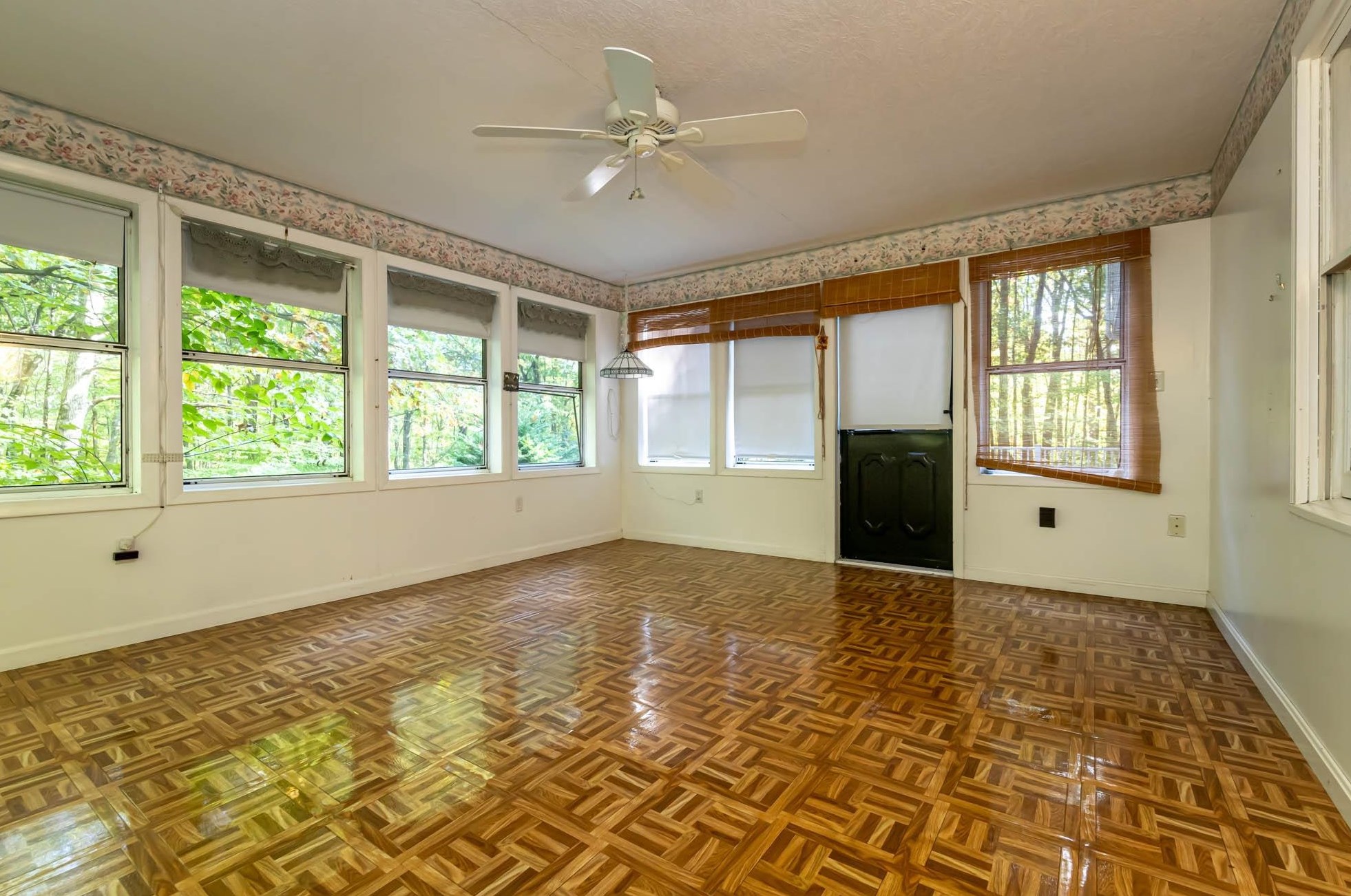 251 Baboosic Lake Rd, Merrimack NH 03054-2361 exterior