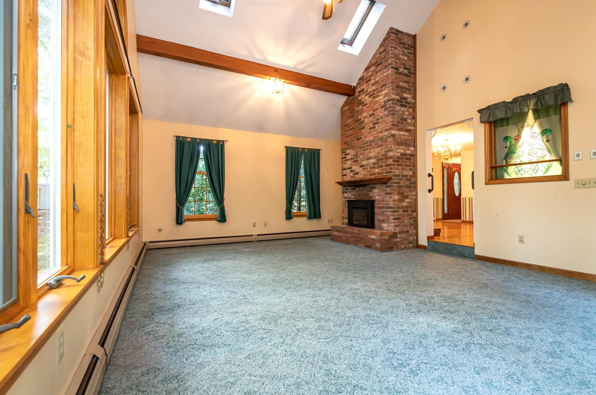 251 Baboosic Lake Rd, Merrimack NH 03054-2361 exterior