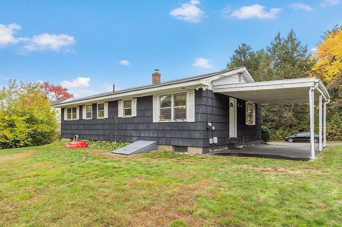 870 Dix St, Manchester, NH 03103-3716