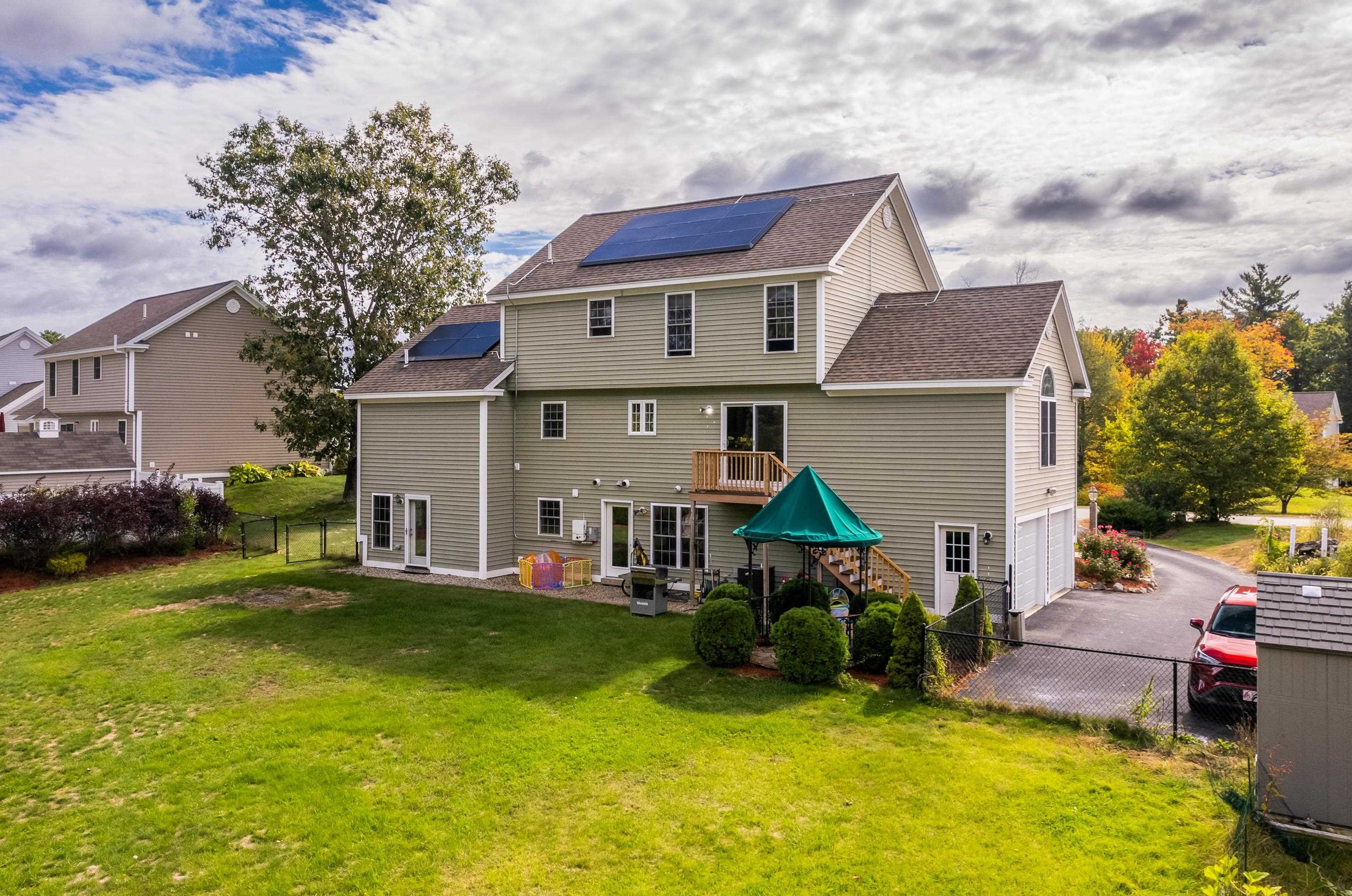 22 Pond Rd, Raymond, NH 03077