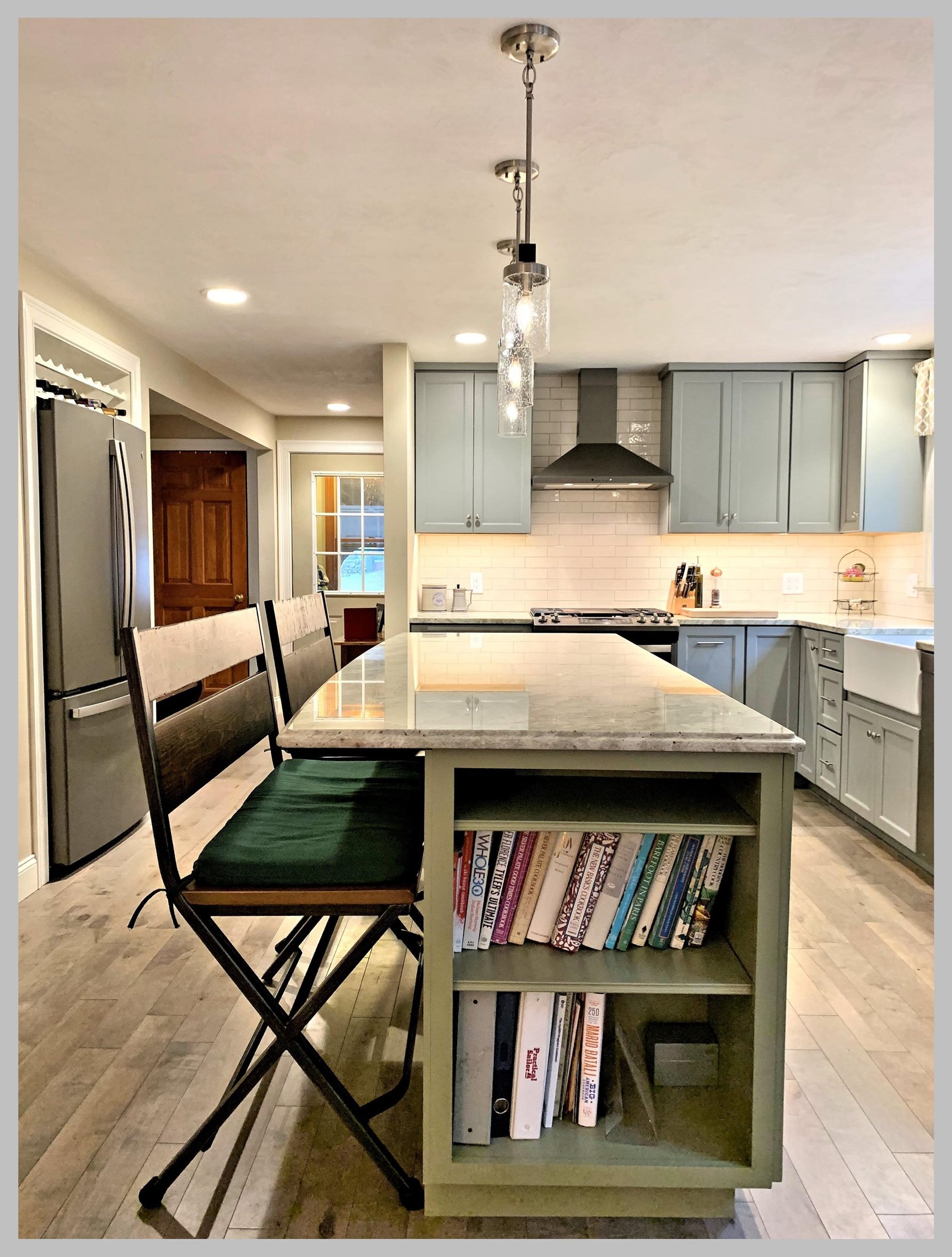 4 Chaddarin Ln, Bridgewater NH 03264-4409 exterior