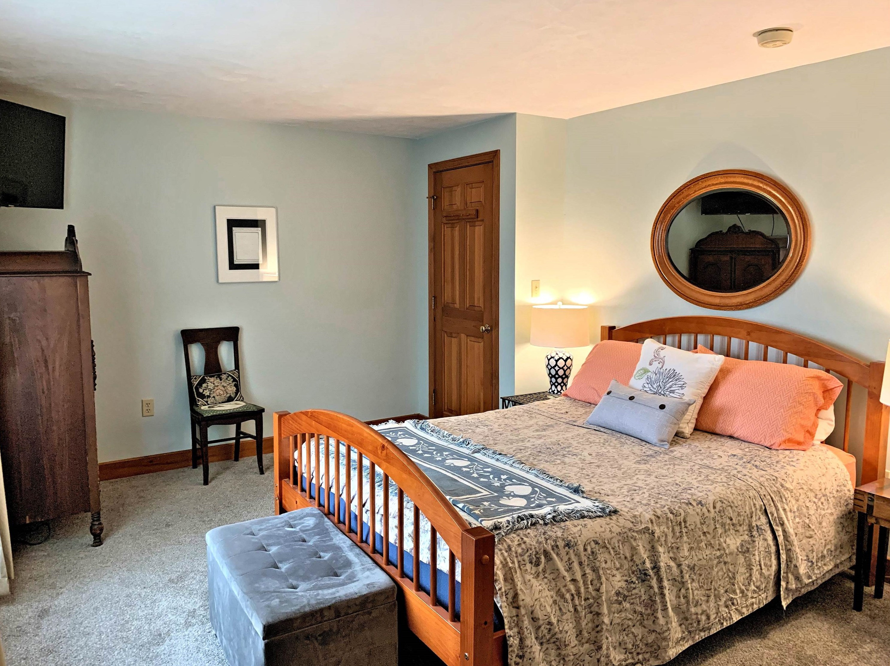 4 Chaddarin Ln, Bridgewater NH 03264-4409 exterior