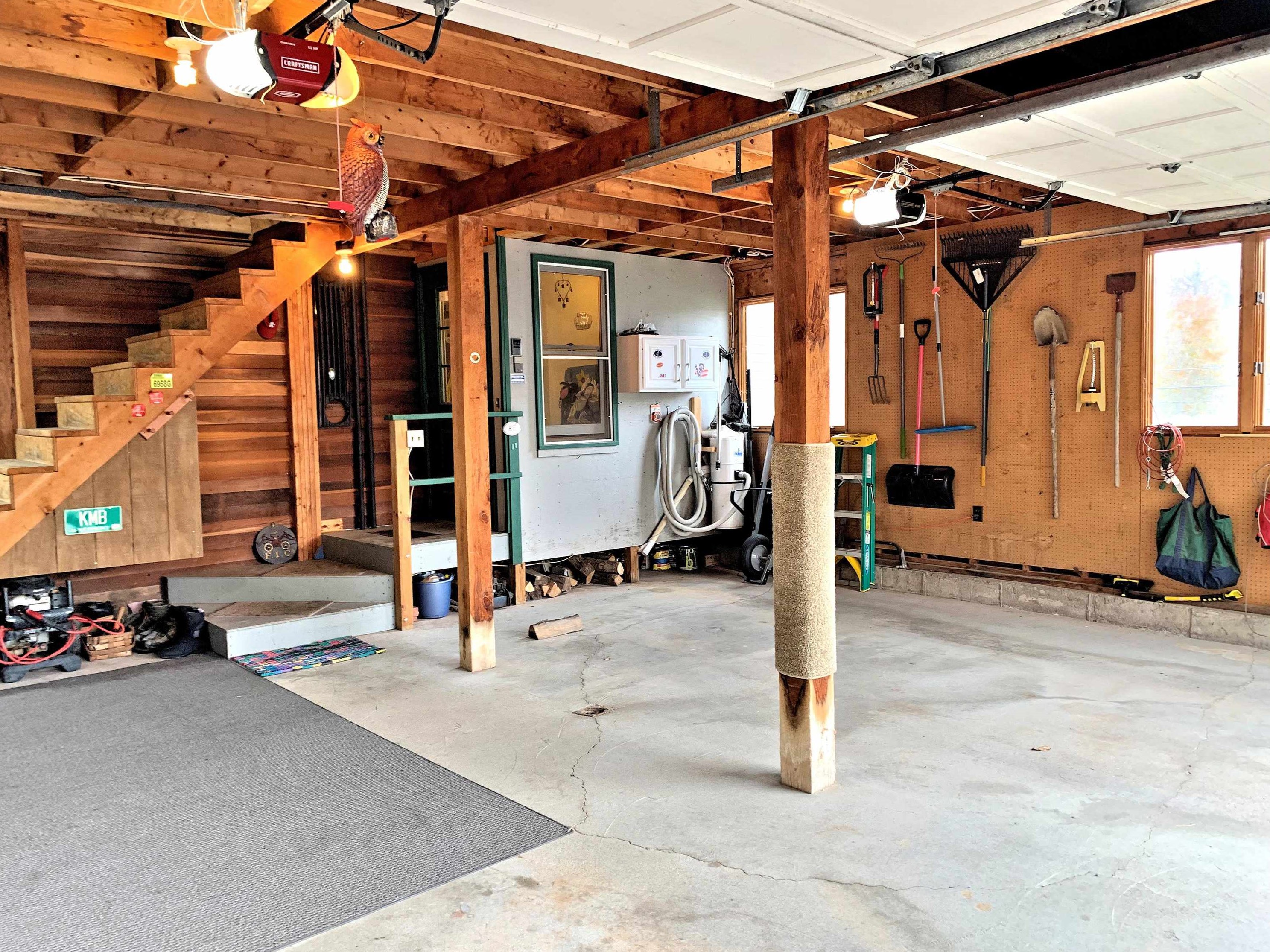 4 Chaddarin Ln, Bridgewater NH 03264-4409 exterior