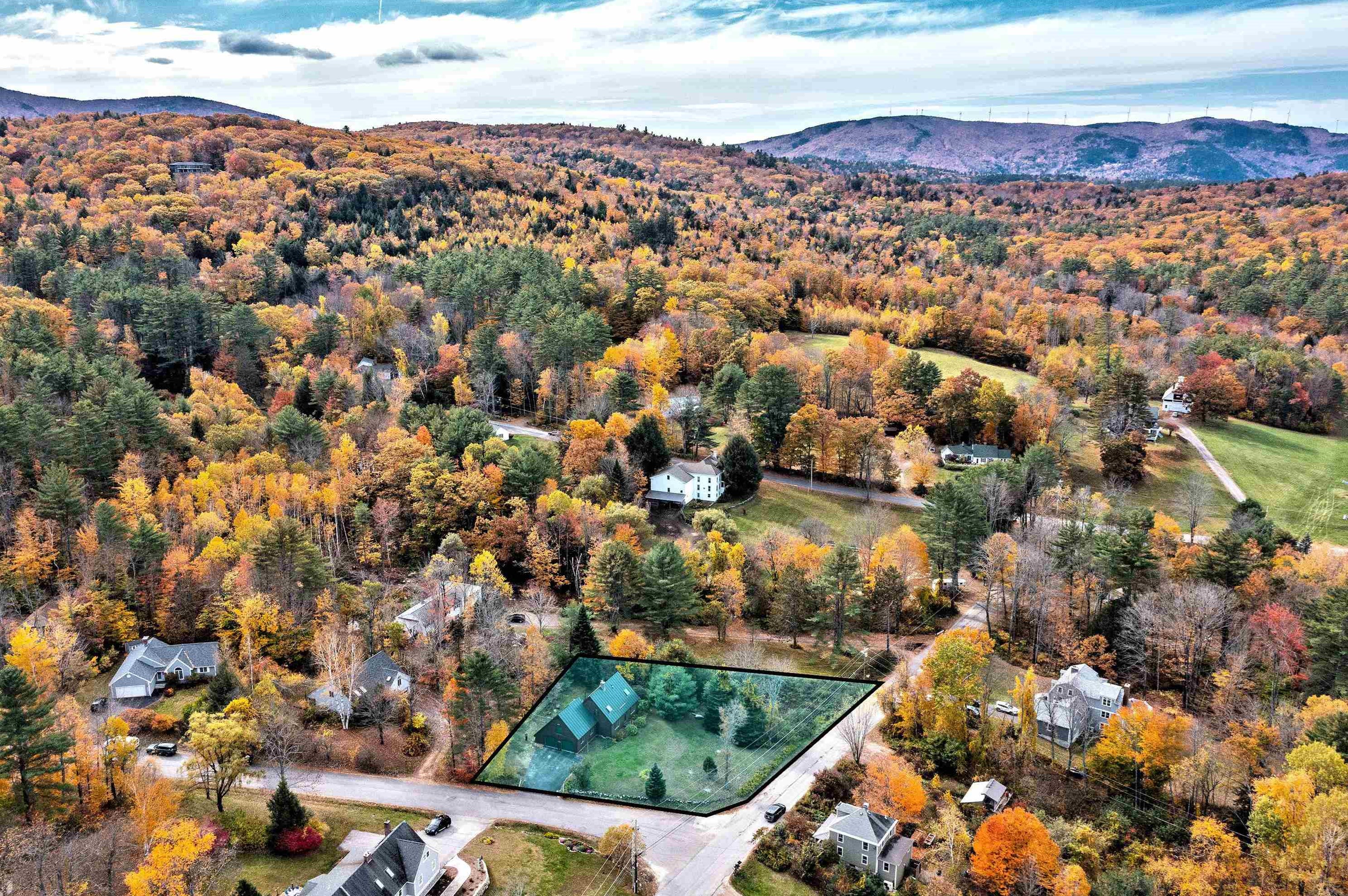 4 Chaddarin Ln, Bridgewater NH 03264-4409 exterior