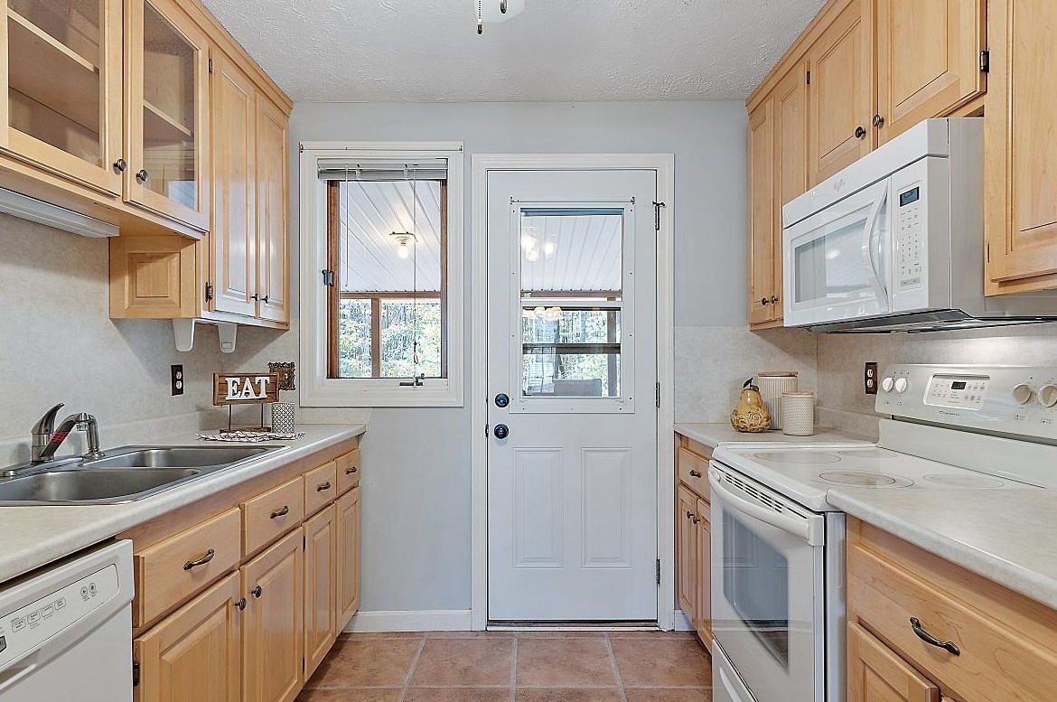 7 Winding Brk Ln, Merrimack NH 03054-2822 exterior