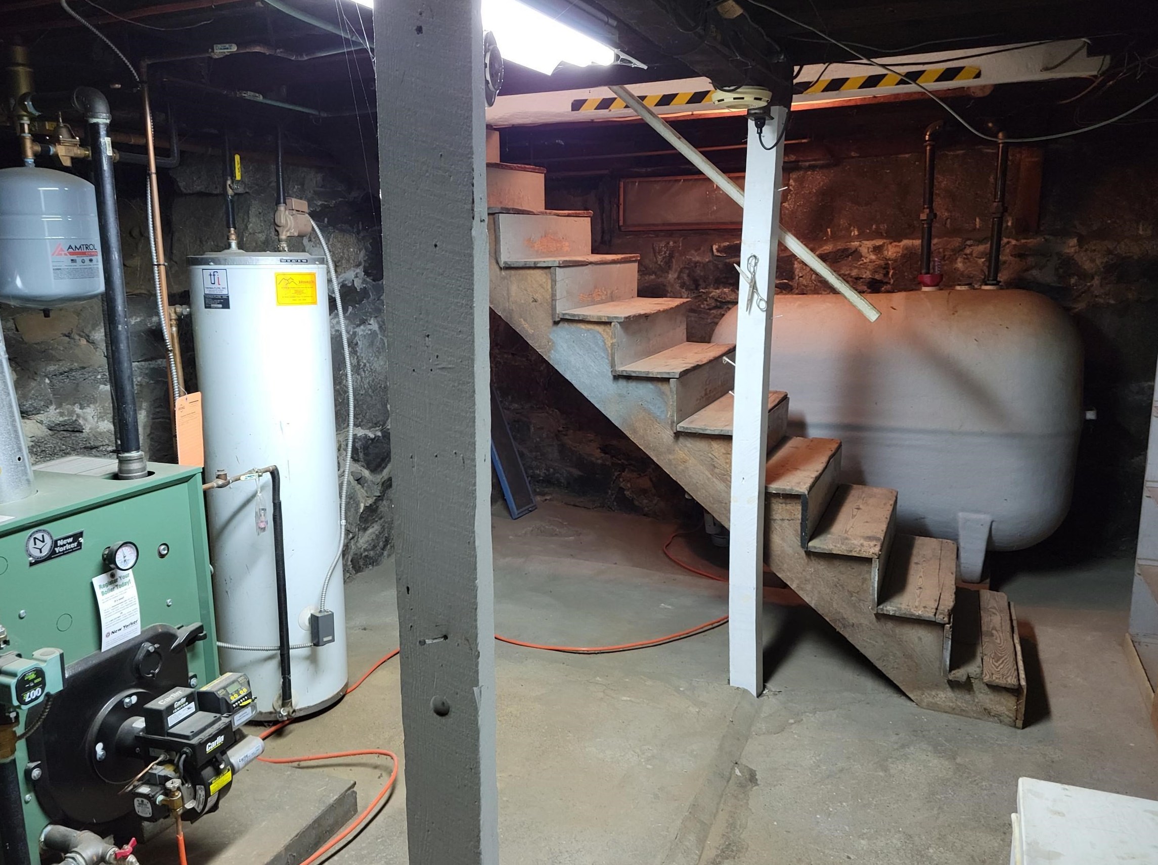 44 Mechanic St, Lebanon NH 03766-1511 exterior