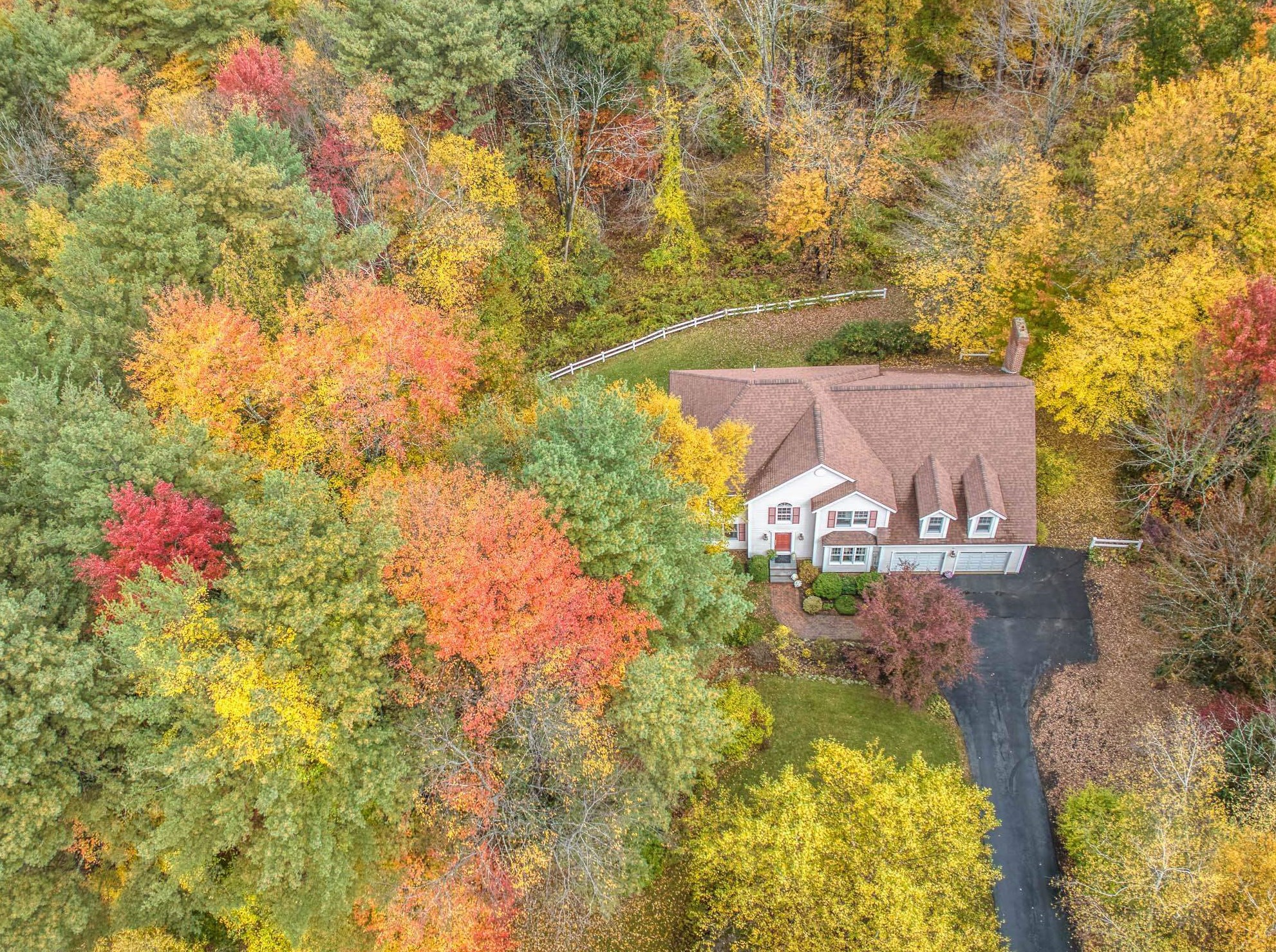 19 Steeple View Ln, Manchester, NH 03110 exterior