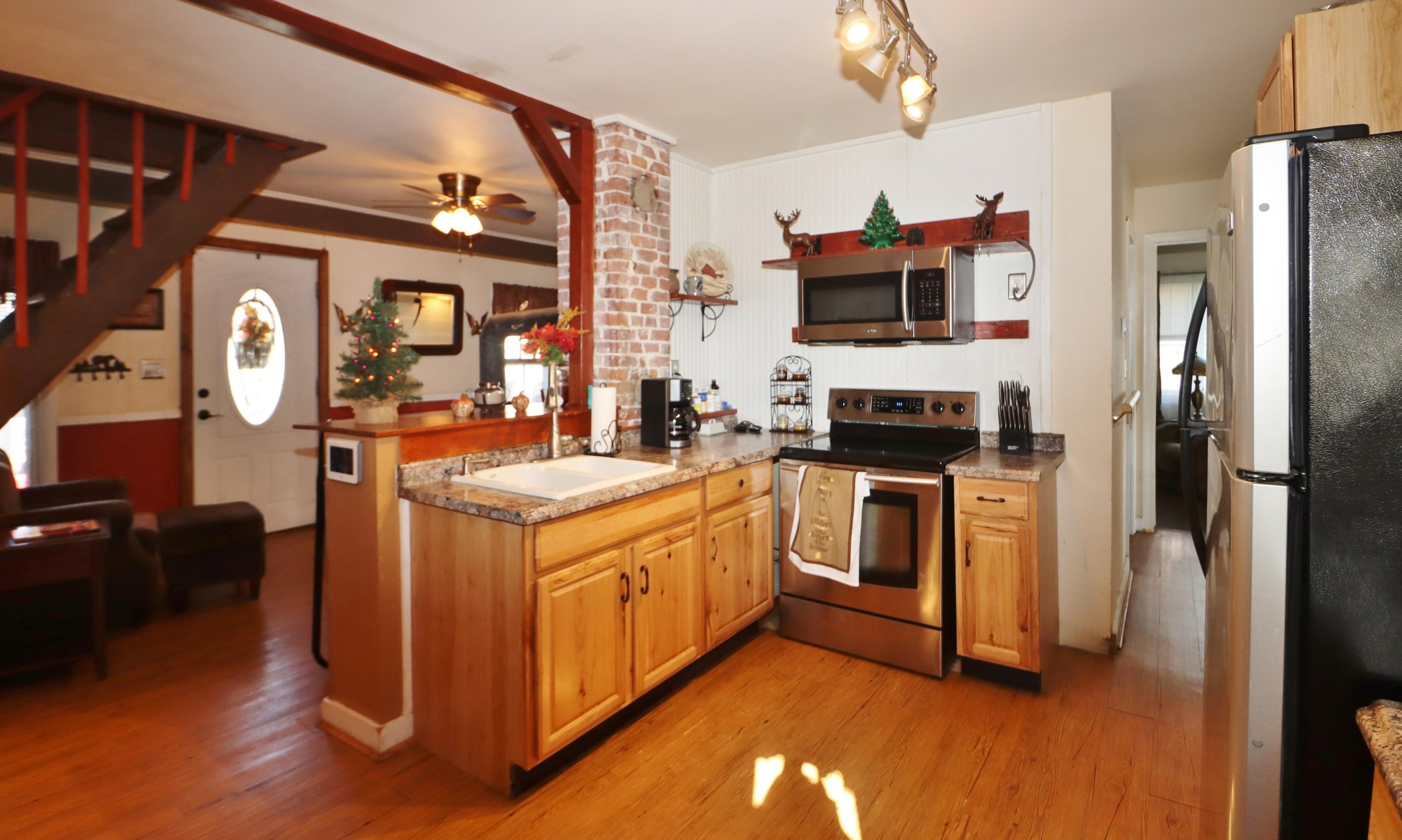 396 Hillside Ave, Berlin NH  03570-2120 exterior