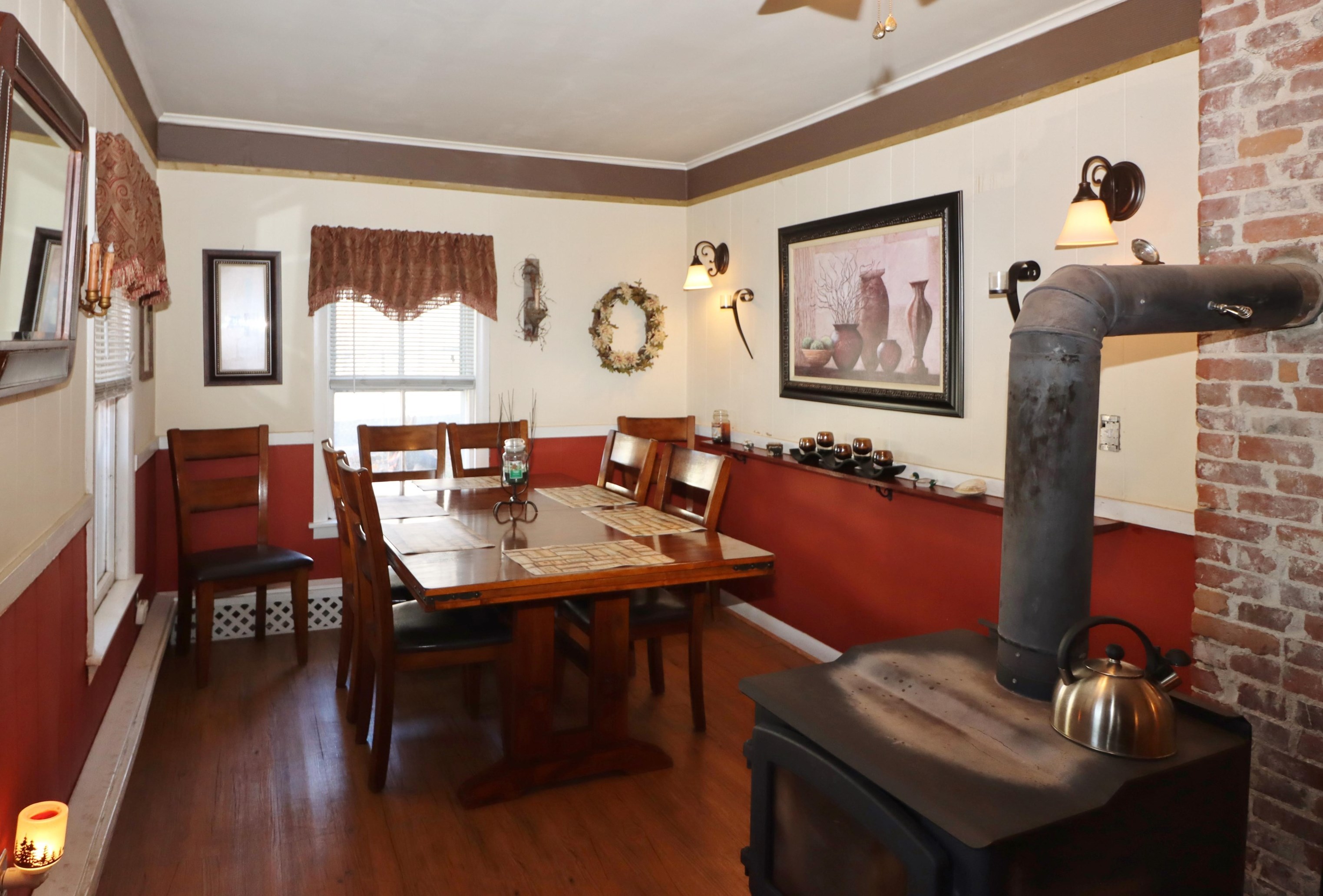 396 Hillside Ave, Berlin, NH 03570-2120