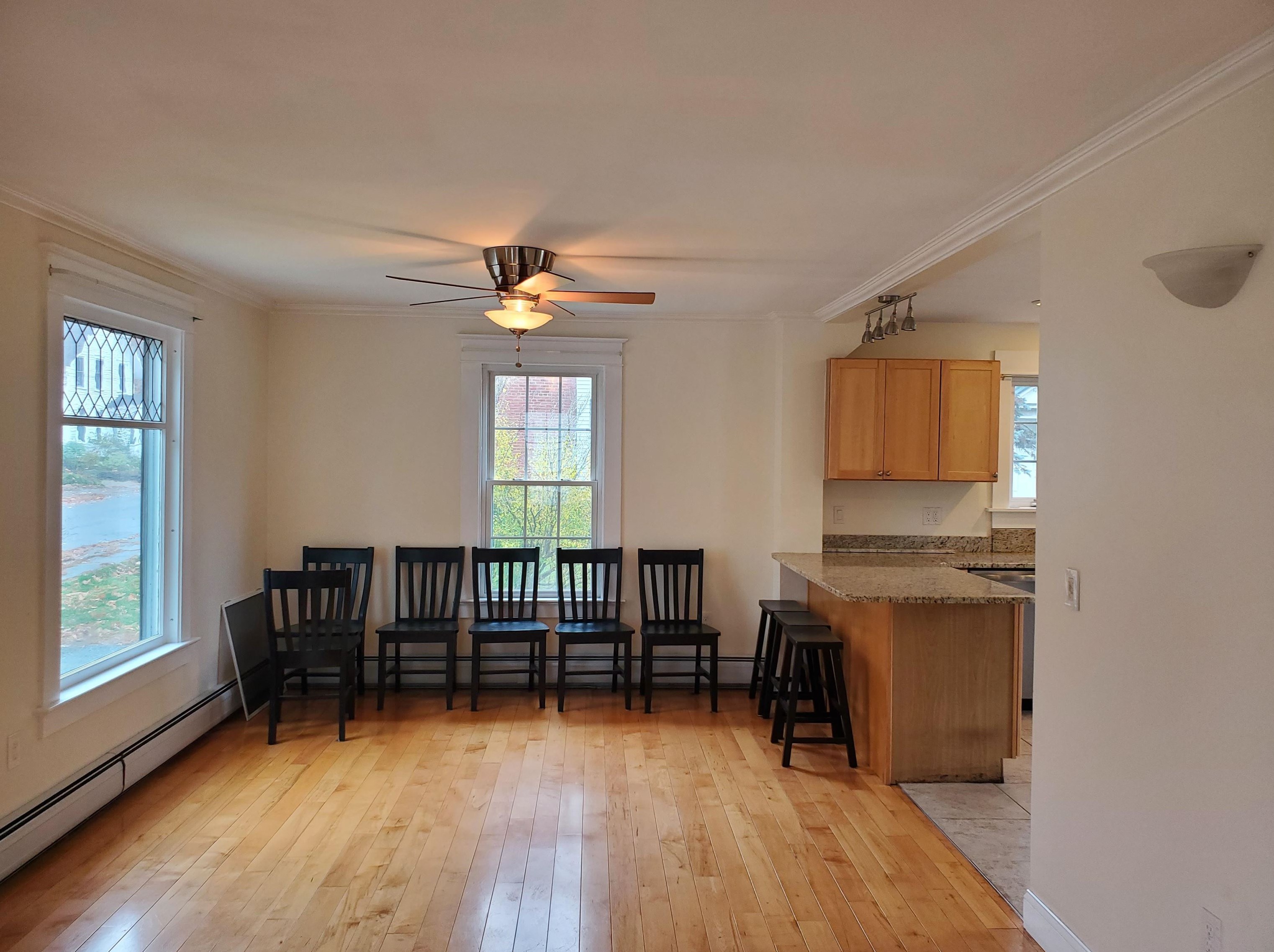 39 Grn St, Lebanon NH 03766-1716 exterior