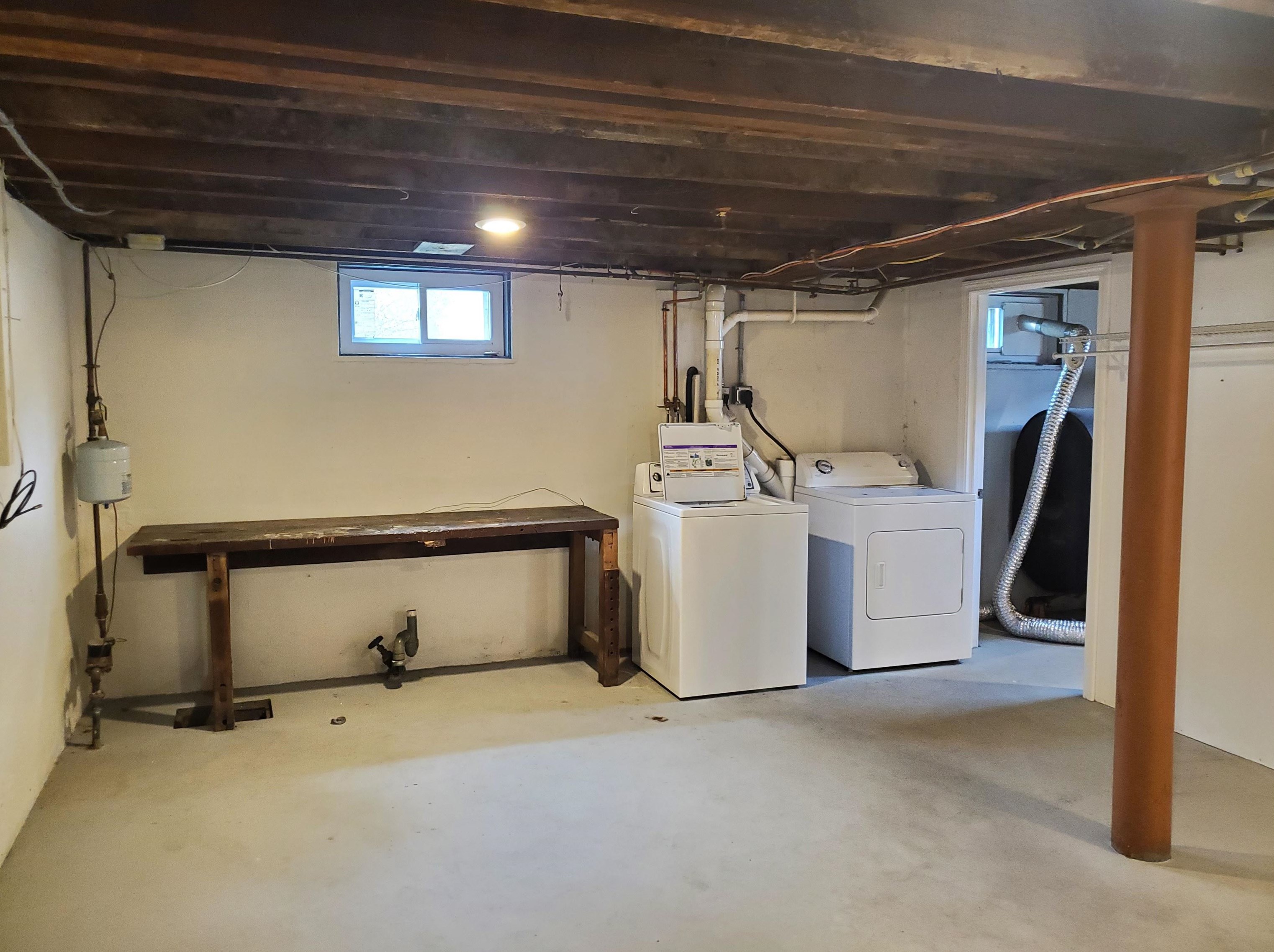 39 Grn St, Lebanon NH 03766-1716 exterior