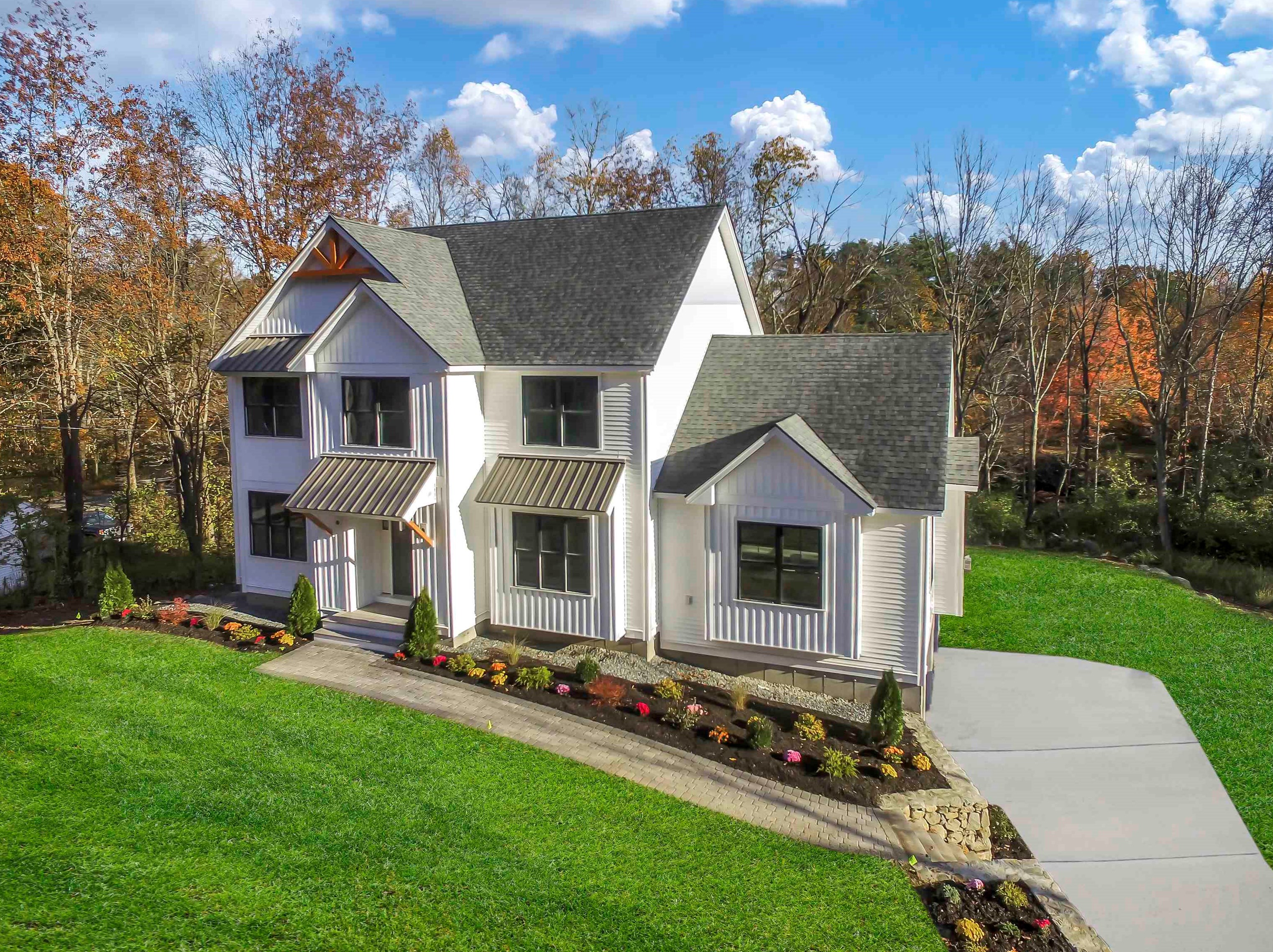4 Powder Mill Rd, Kensington, NH 03833