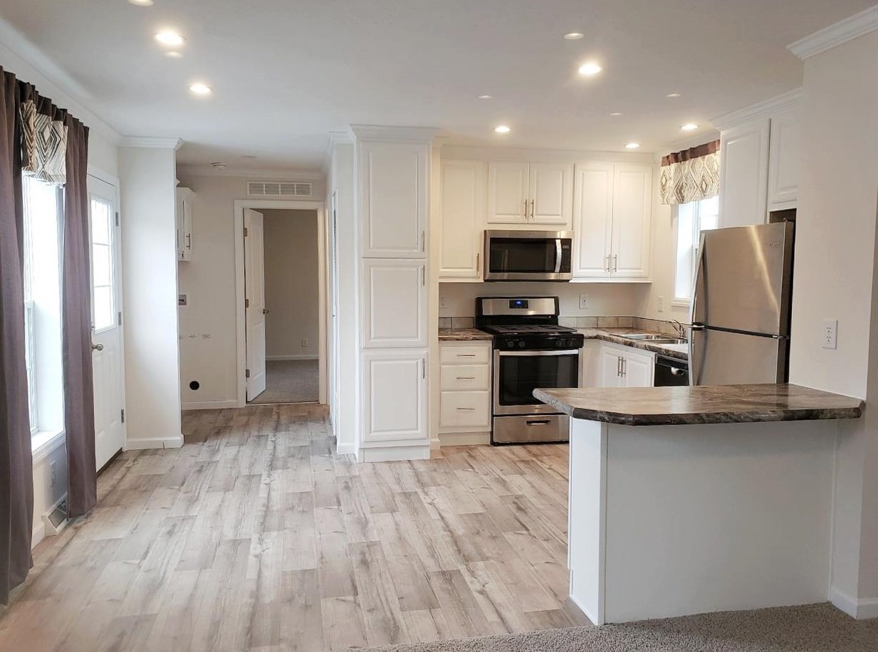 24 Grenier Blvd, Londonderry, NH 03053