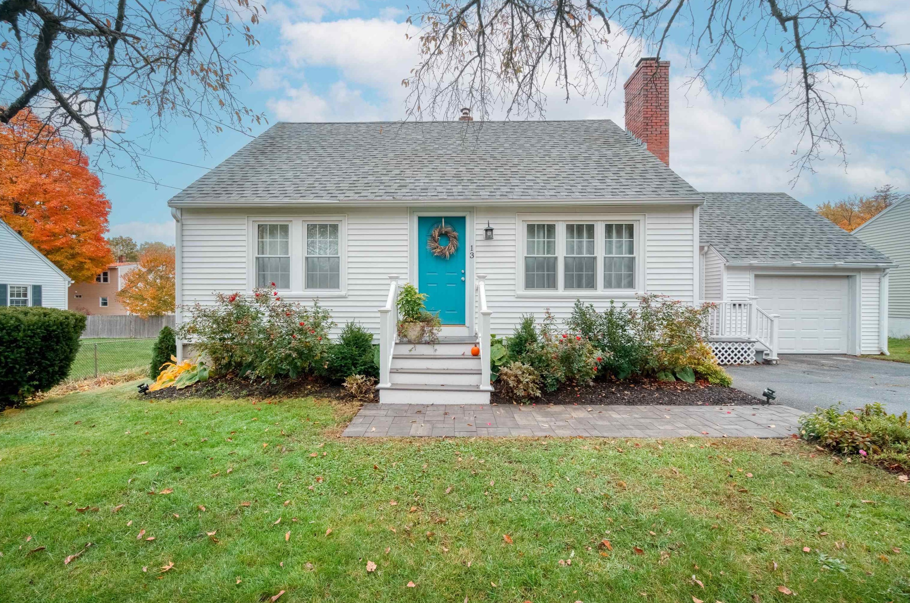 13 Douglass Way, Kensington, NH 03833-1809