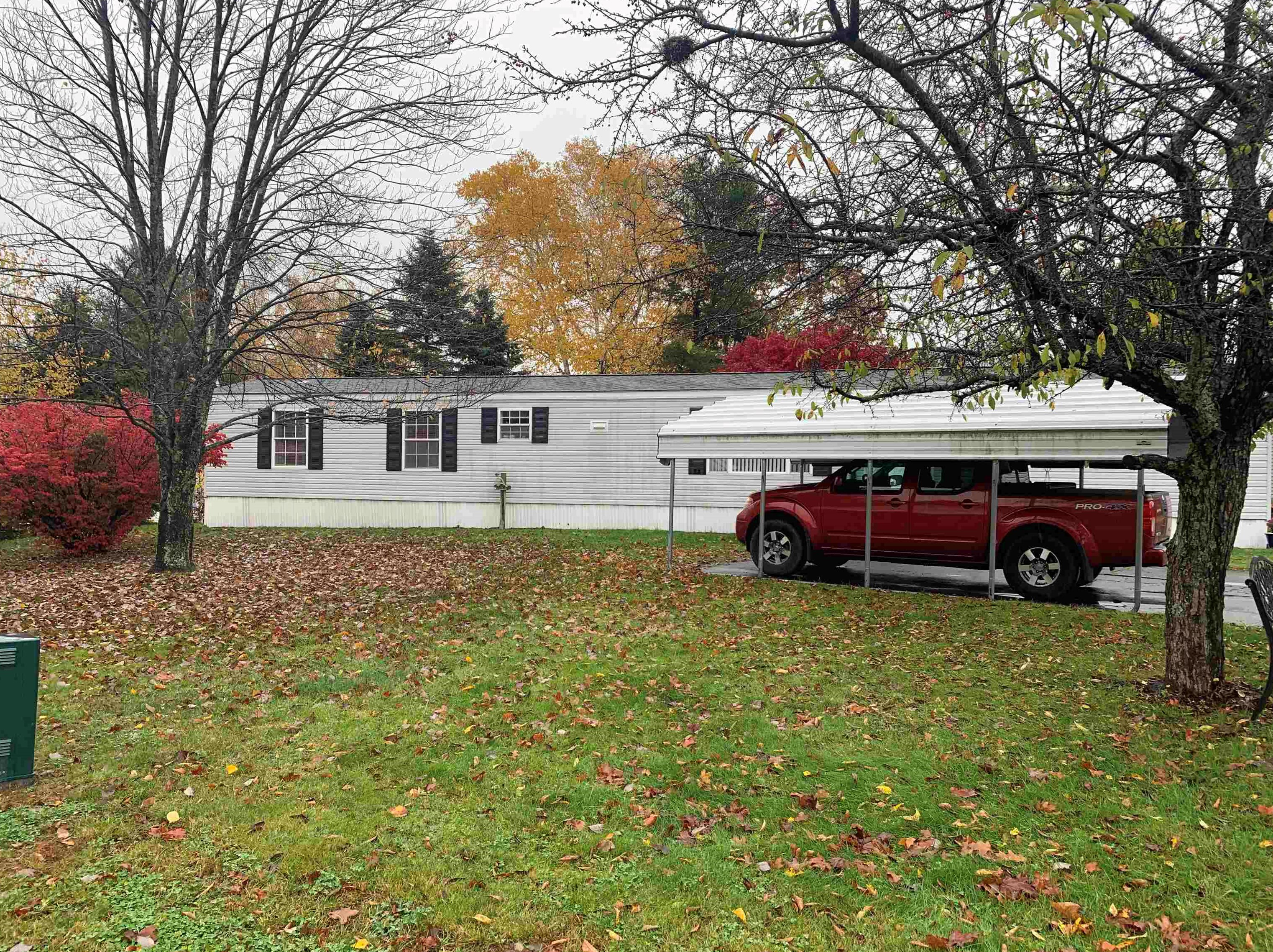 9 Dockside Ln, Rochester, NH 03867 exterior