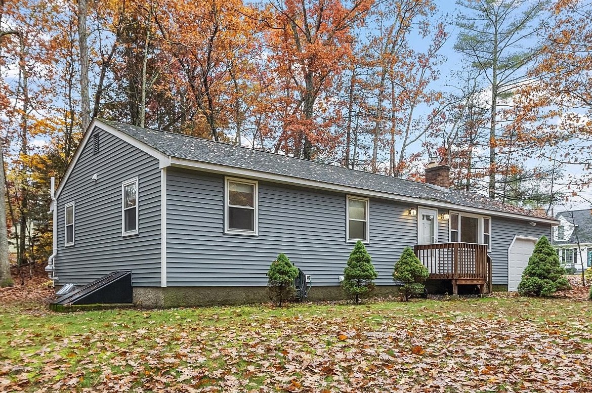 28 Phillipswood Rd, Sandown, NH 03873