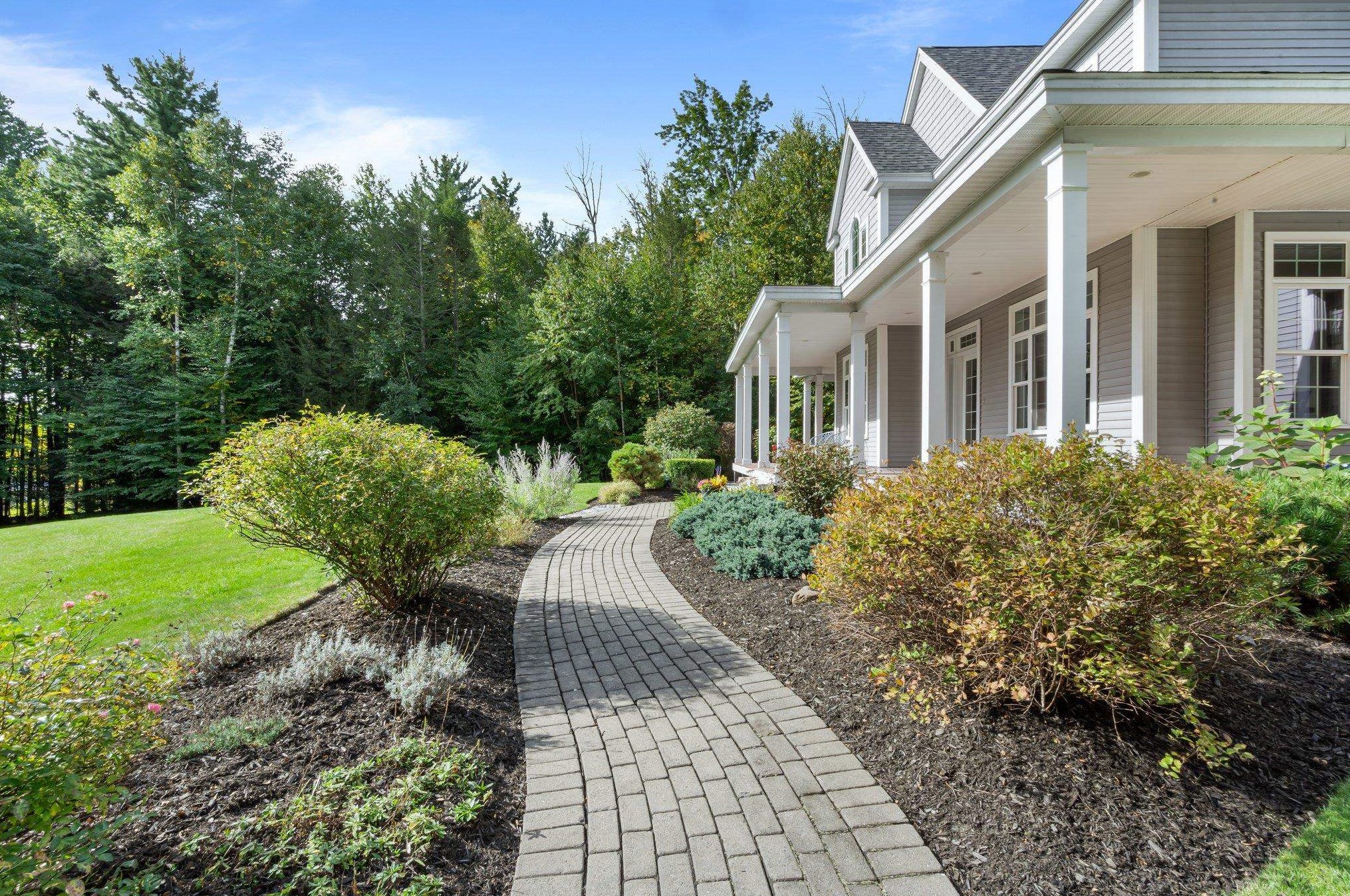 23 Old Milford Rd, Mount Vernon, NH 03057