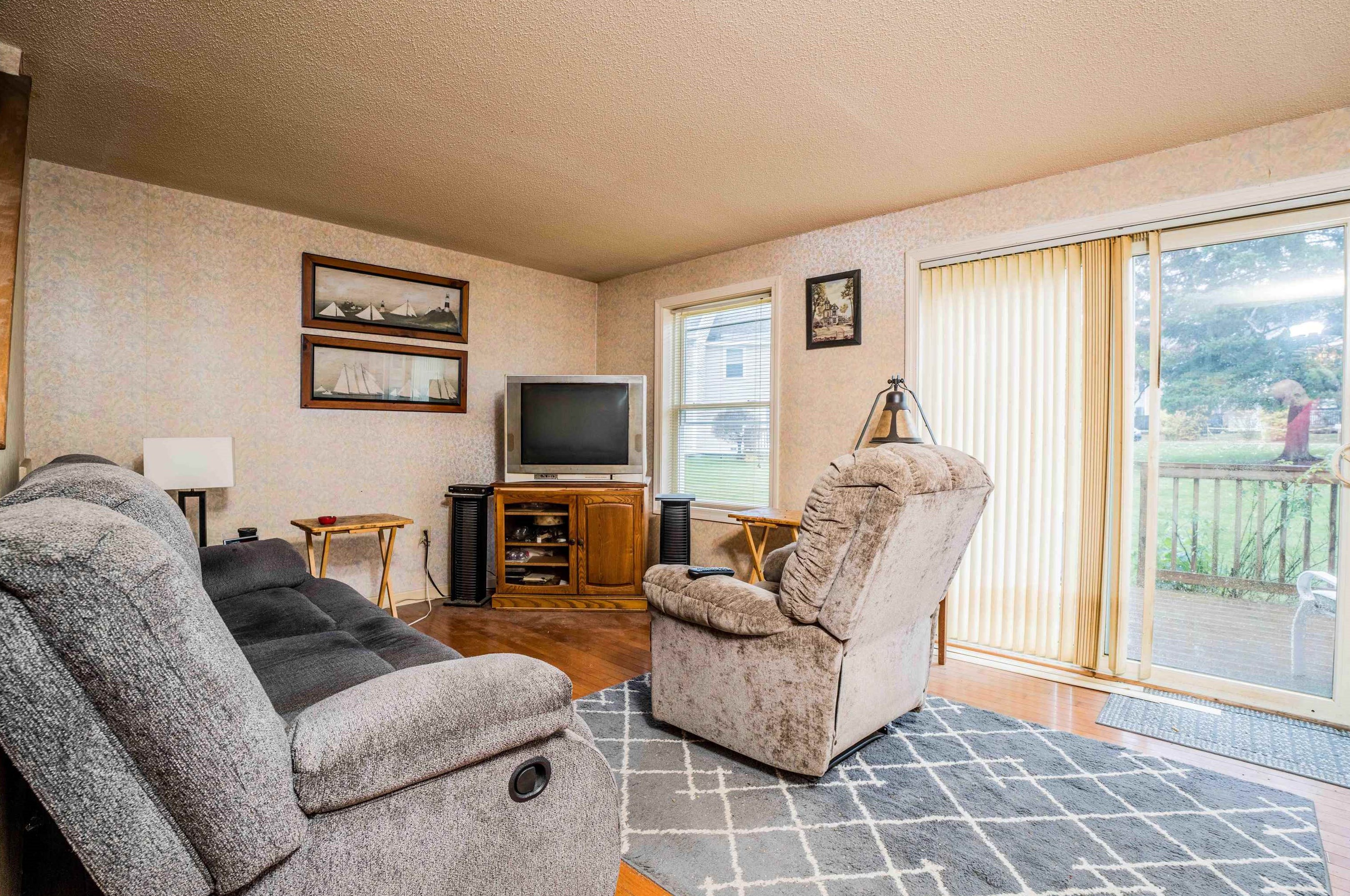 16 Modena Dr, Concord, NH 03303