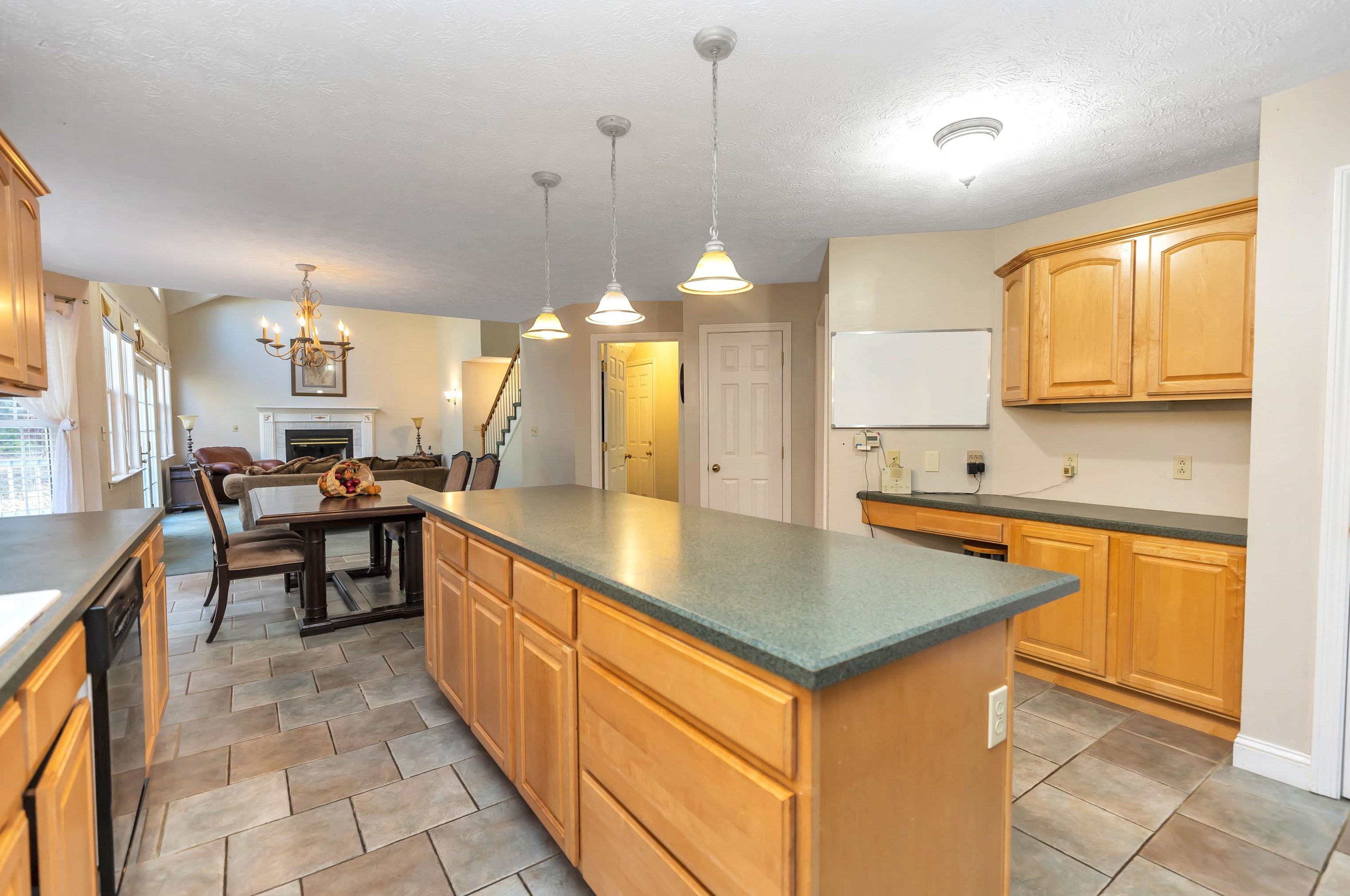 231 Amherst Rd, Merrimack NH 03054-3928 exterior