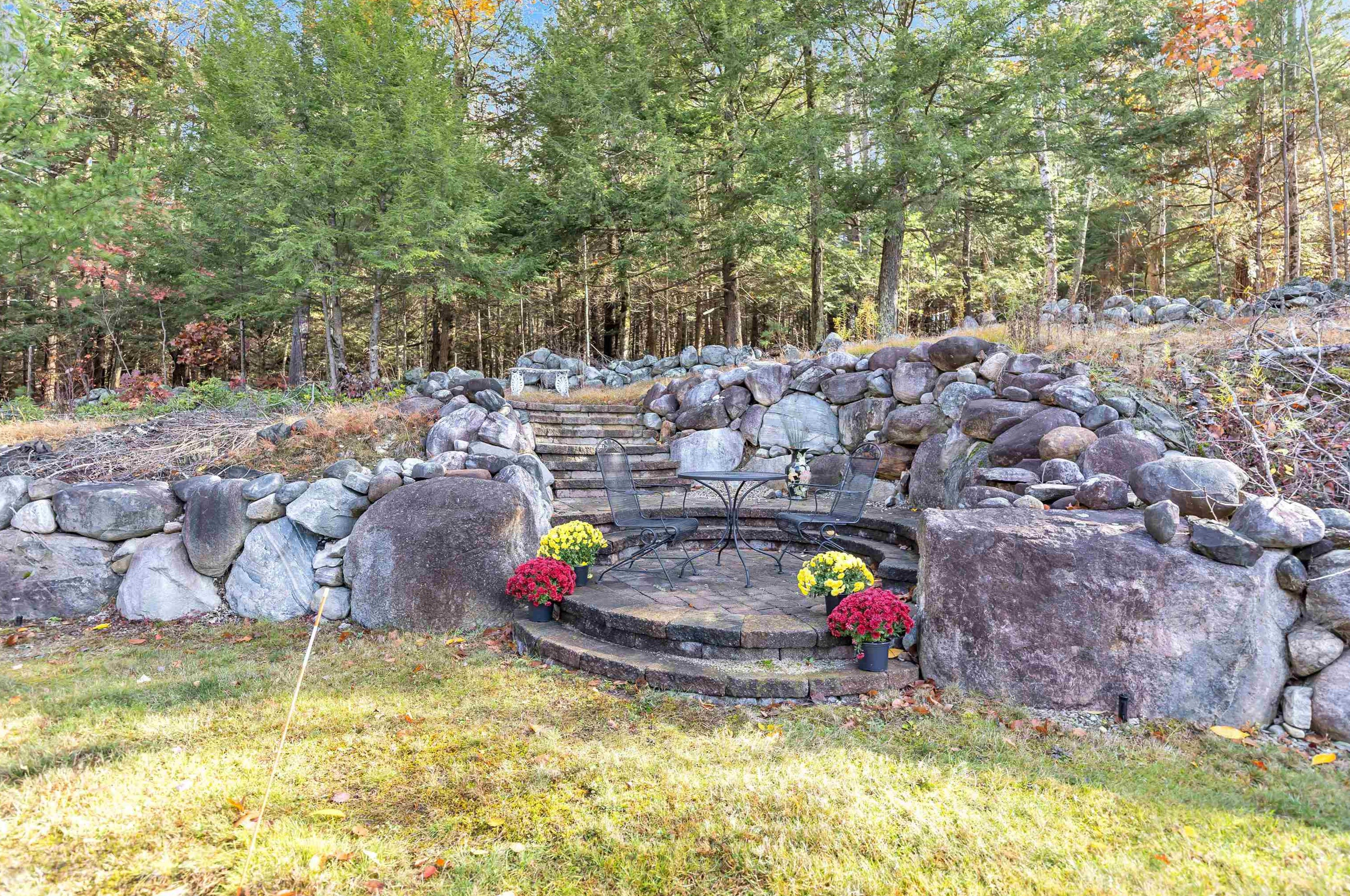 231 Amherst Rd, Merrimack NH 03054-3928 exterior