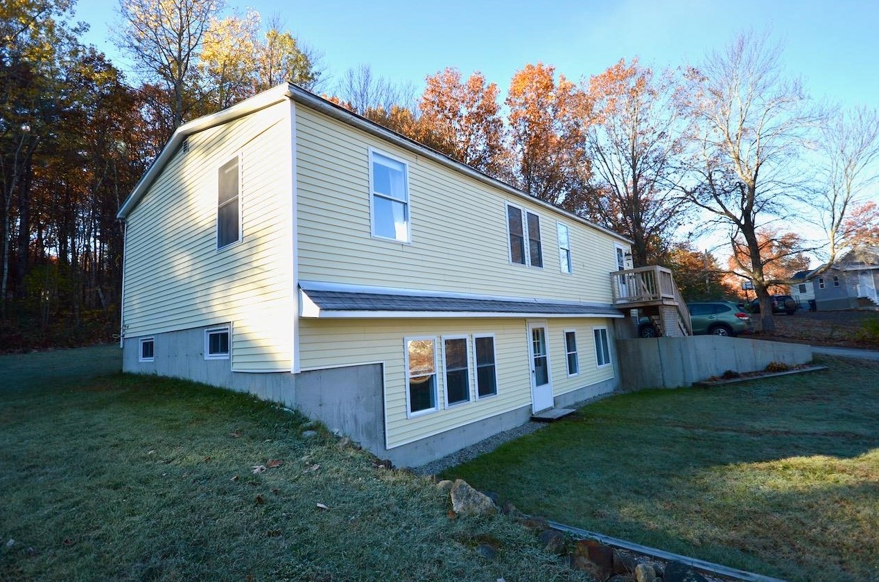 16 Campbell St, Allenstown, NH 03275