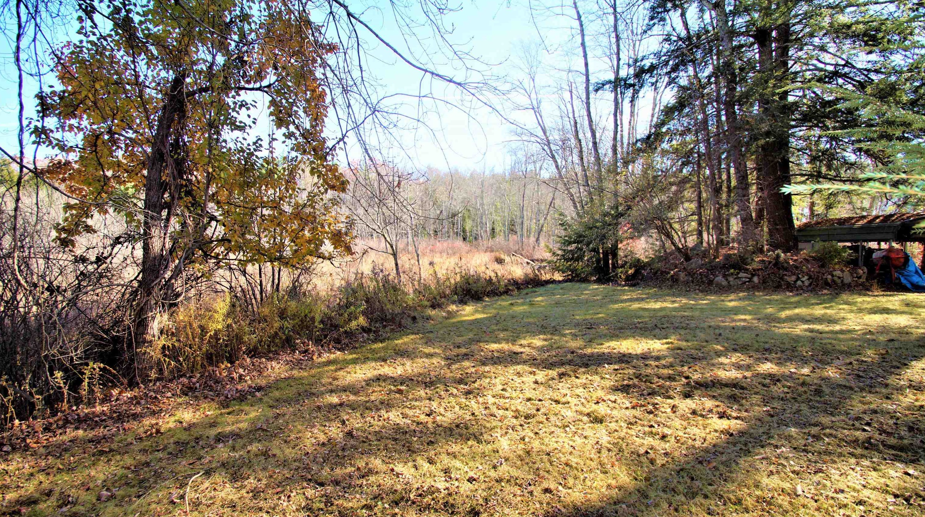 17 W Shore Dr, Raymond, NH 03077