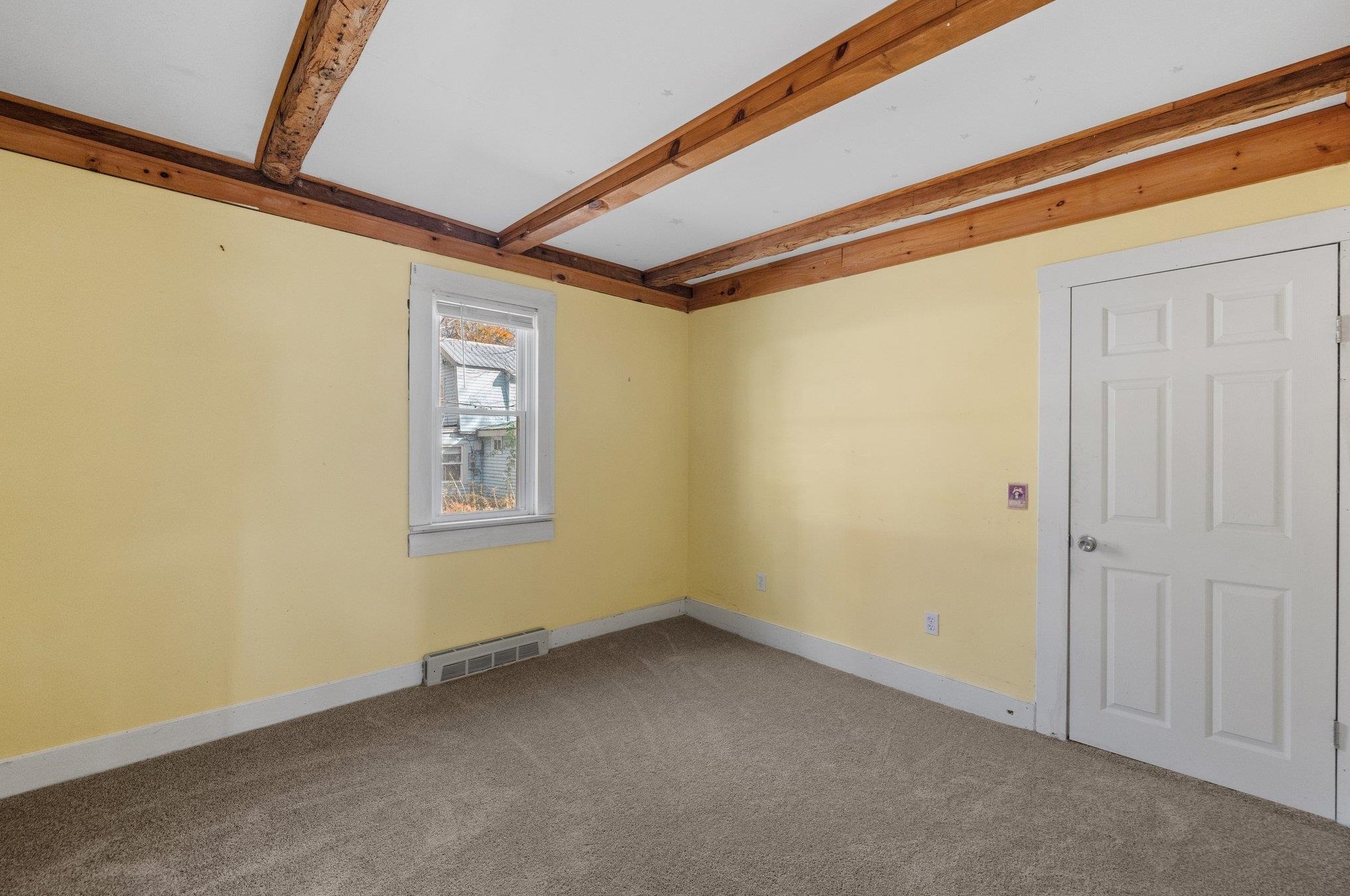 62 Merrimack St, Bridgewater NH  03222-3257 exterior