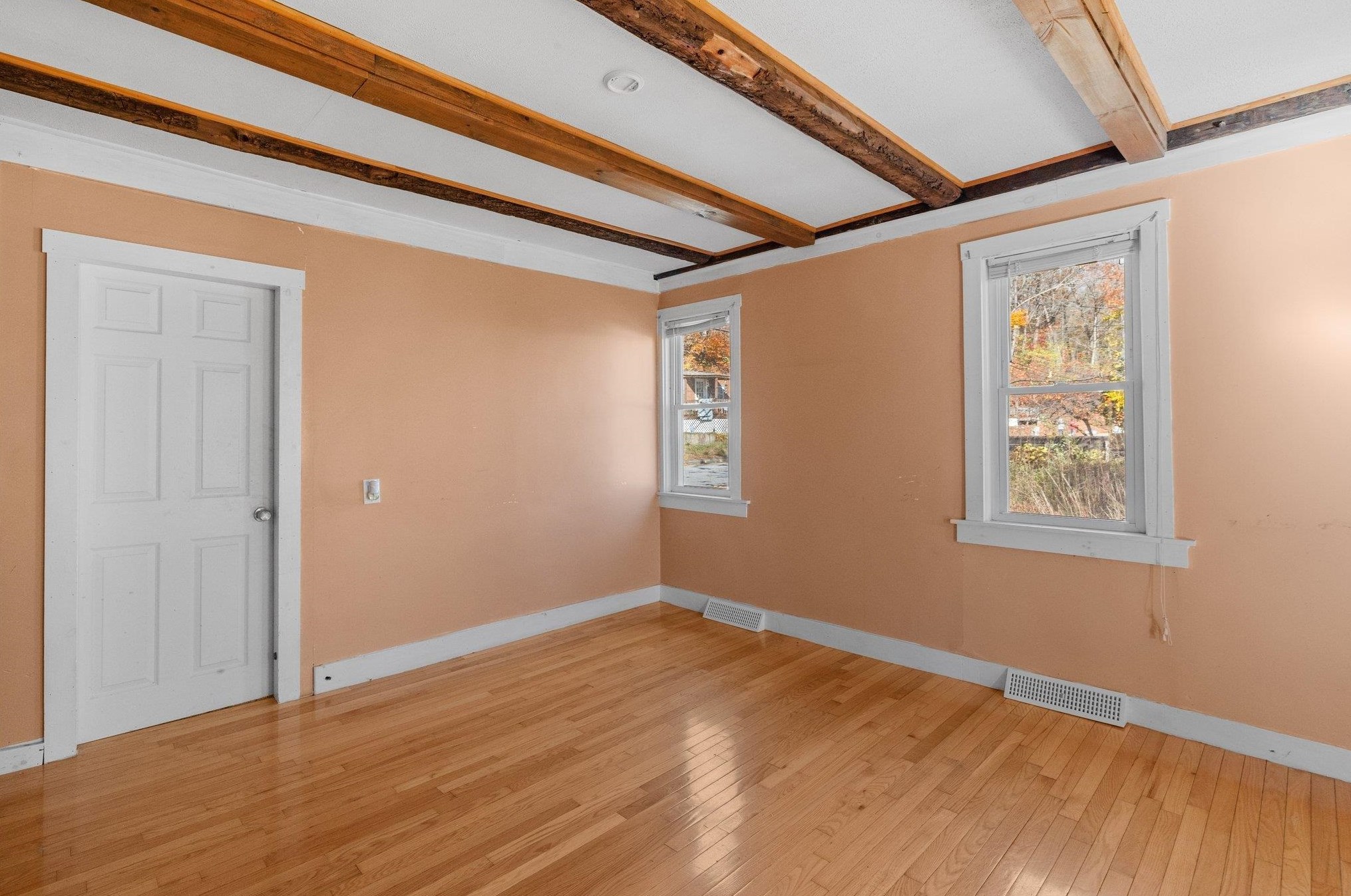 62 Merrimack St, Bridgewater NH  03222-3257 exterior