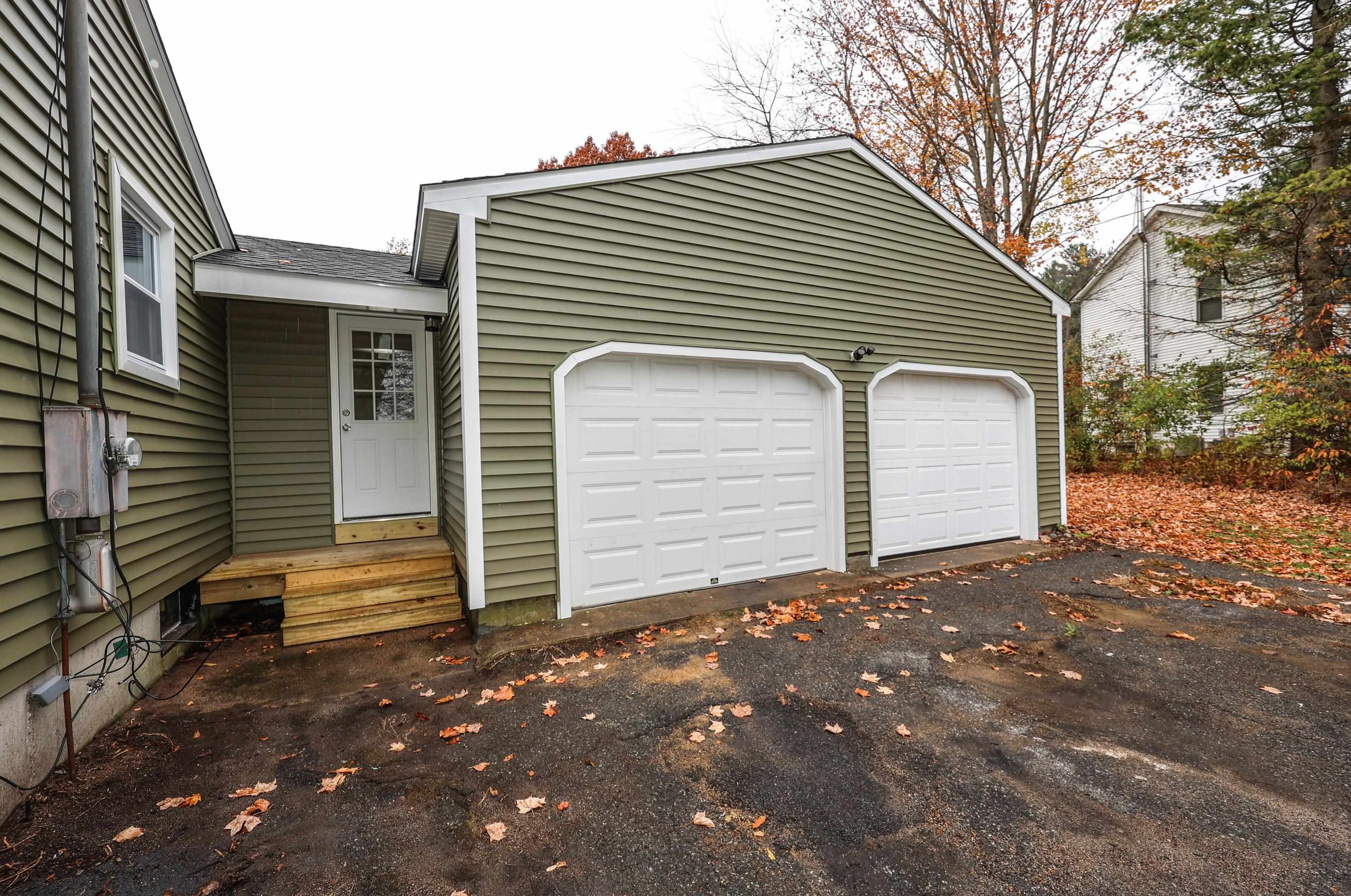 5 Hersey Ln, Stratham, NH 03885