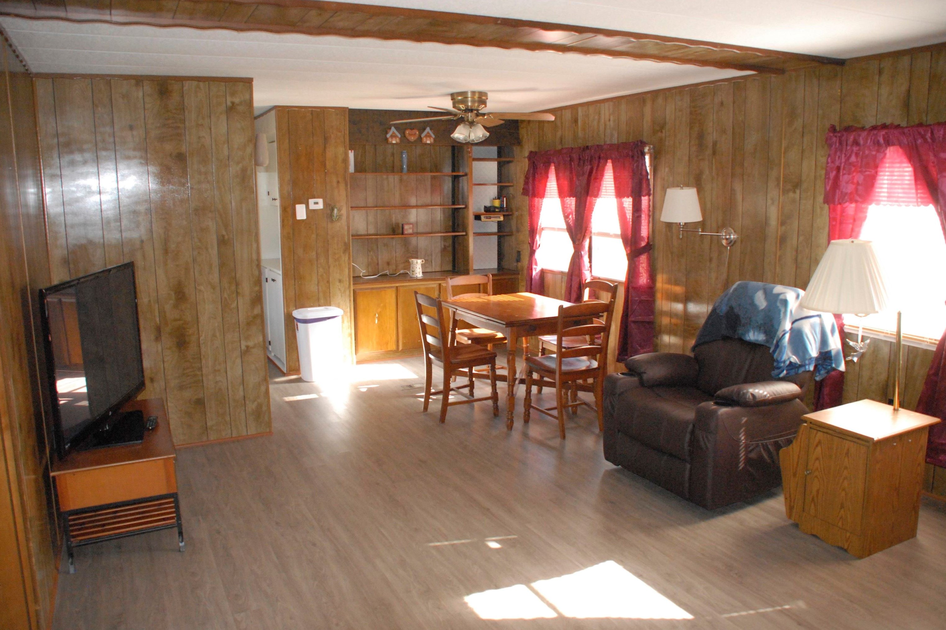 28 Mckee Dr, Concord, NH 03301
