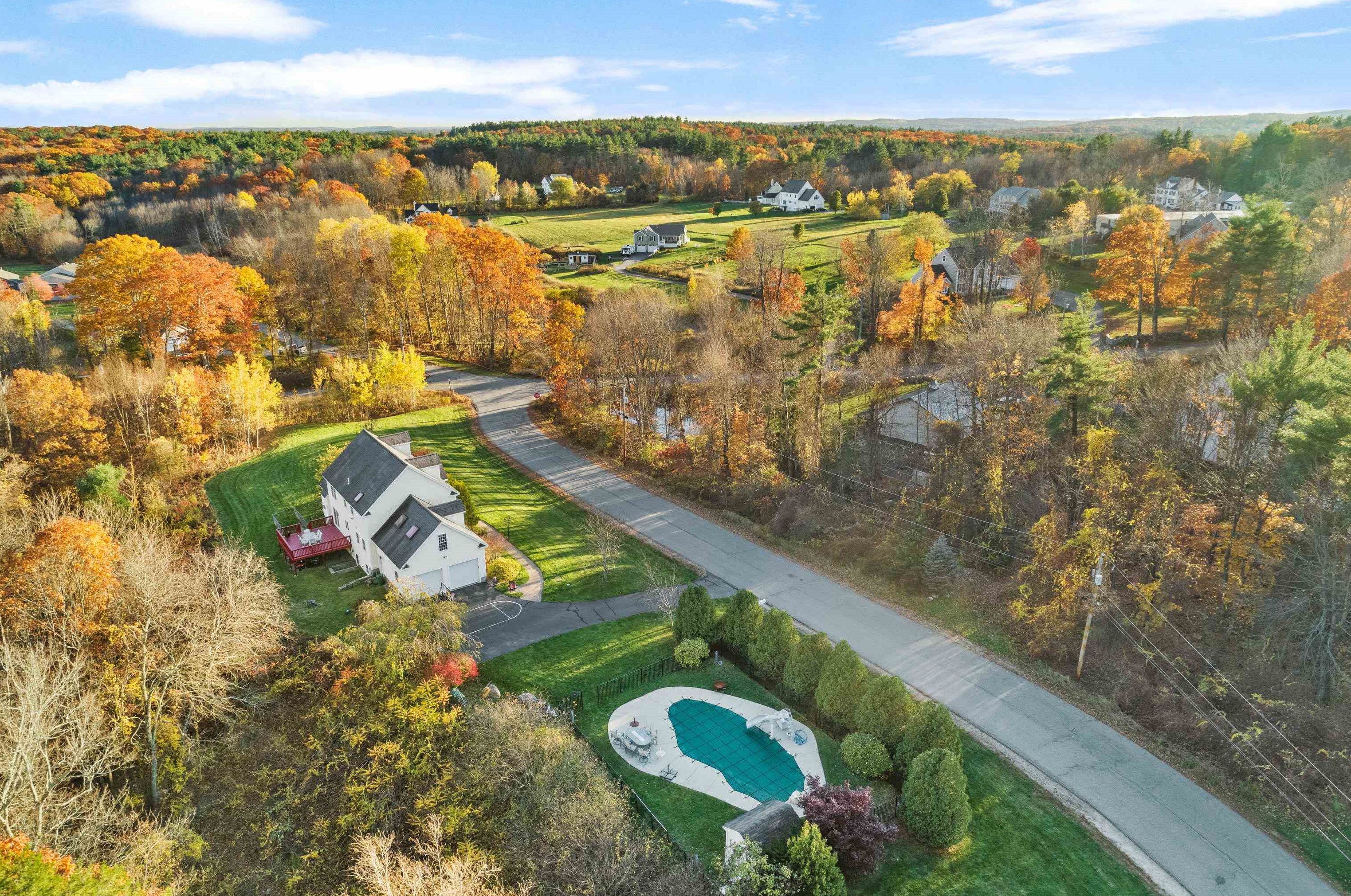 3 Lantern Ln, Sandown, NH 03873