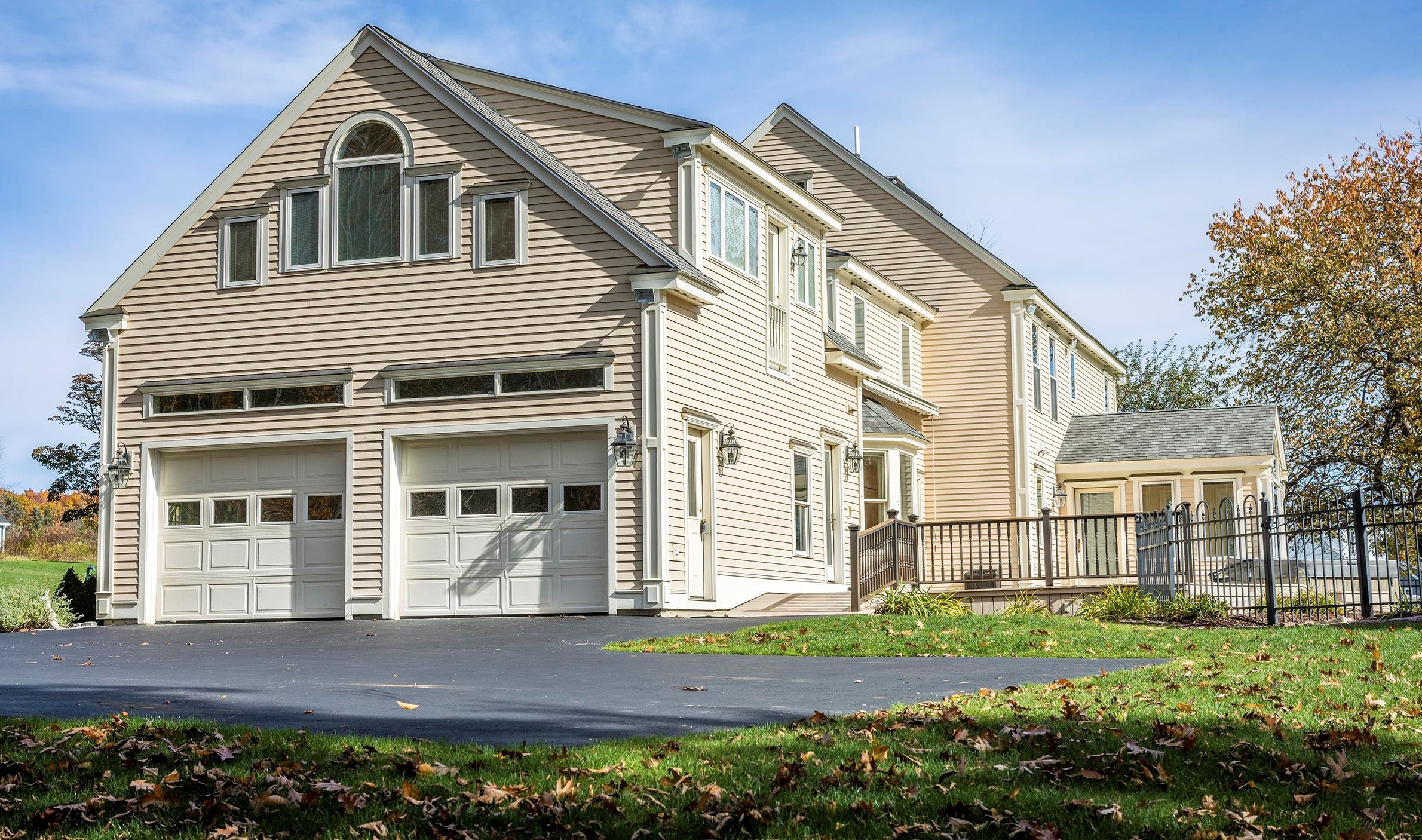 8 Whittaker Dr, Stratham, NH 03885