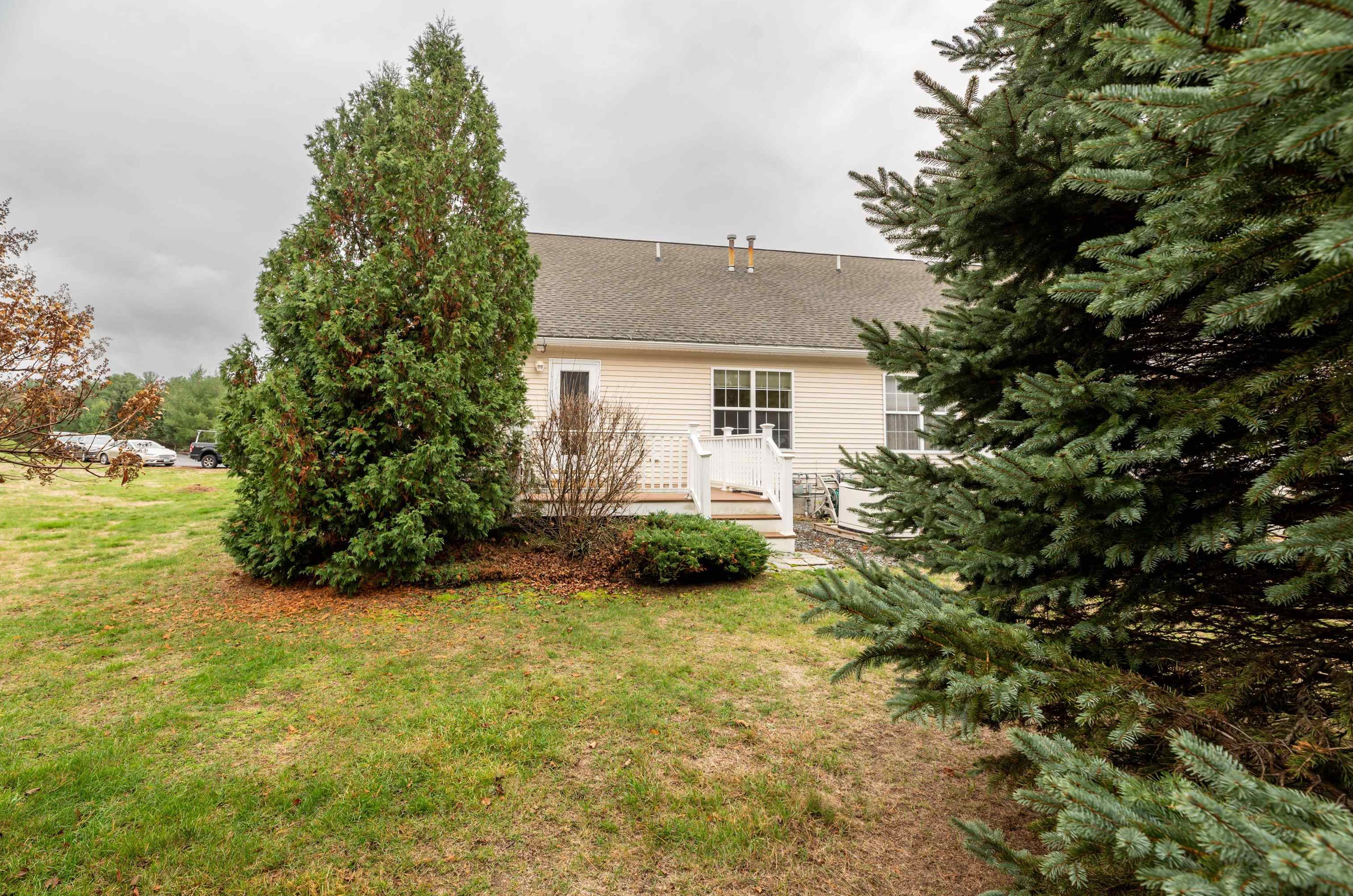 42 Pleasant St, Windham NH  03087-1777 exterior