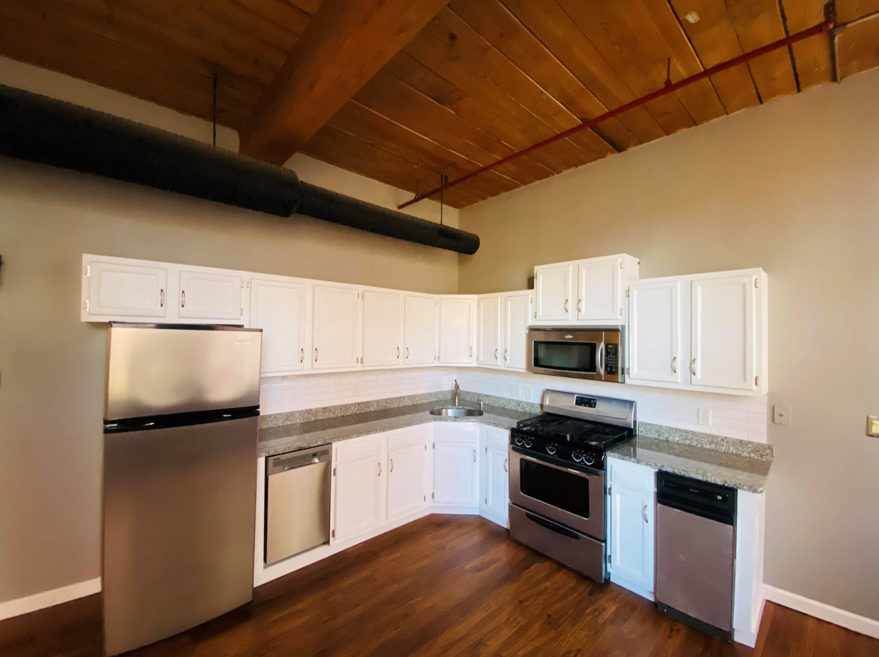 470 Silver St #207, Manchester, NH 03103