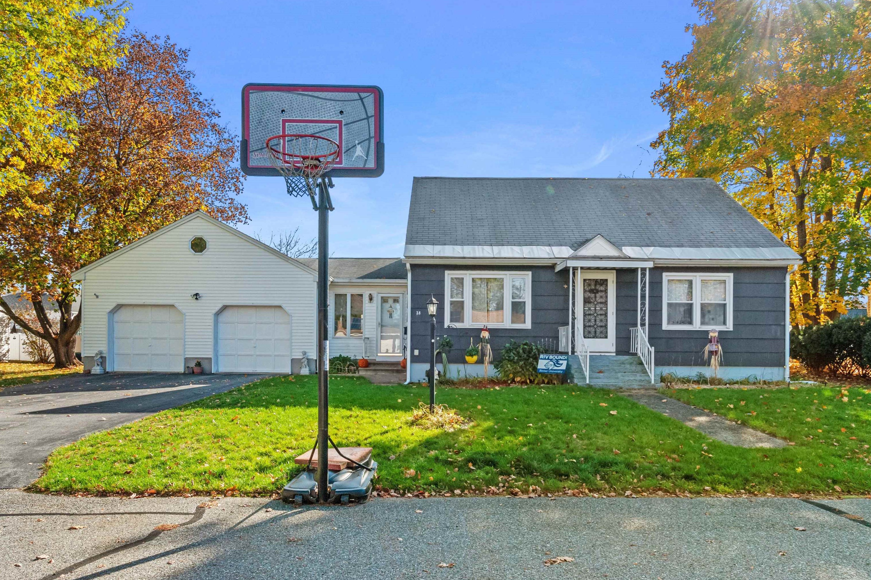 28 Paul Ave, Nashua, NH 03060