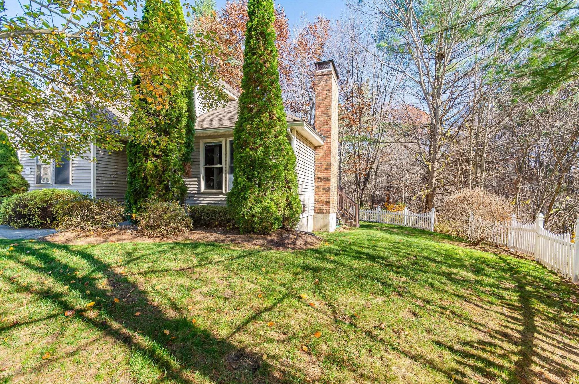 22 Harry Brook Dr #b, Goffstown, NH 03045